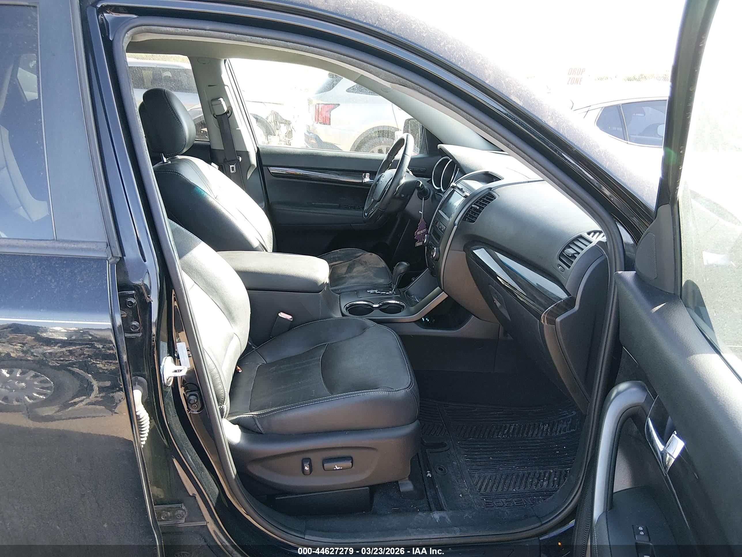 KIA SORENTO image 5