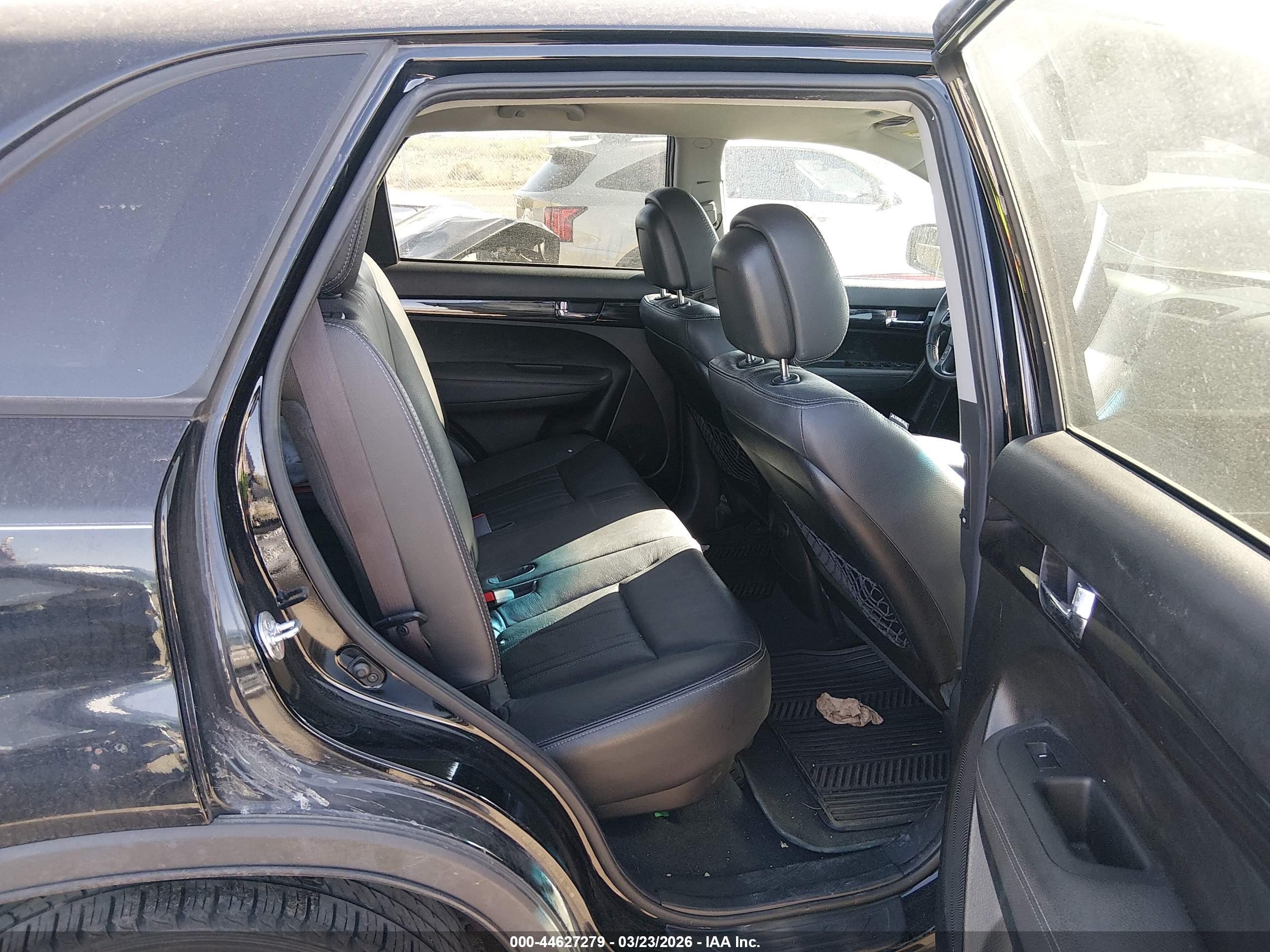 KIA SORENTO image 8