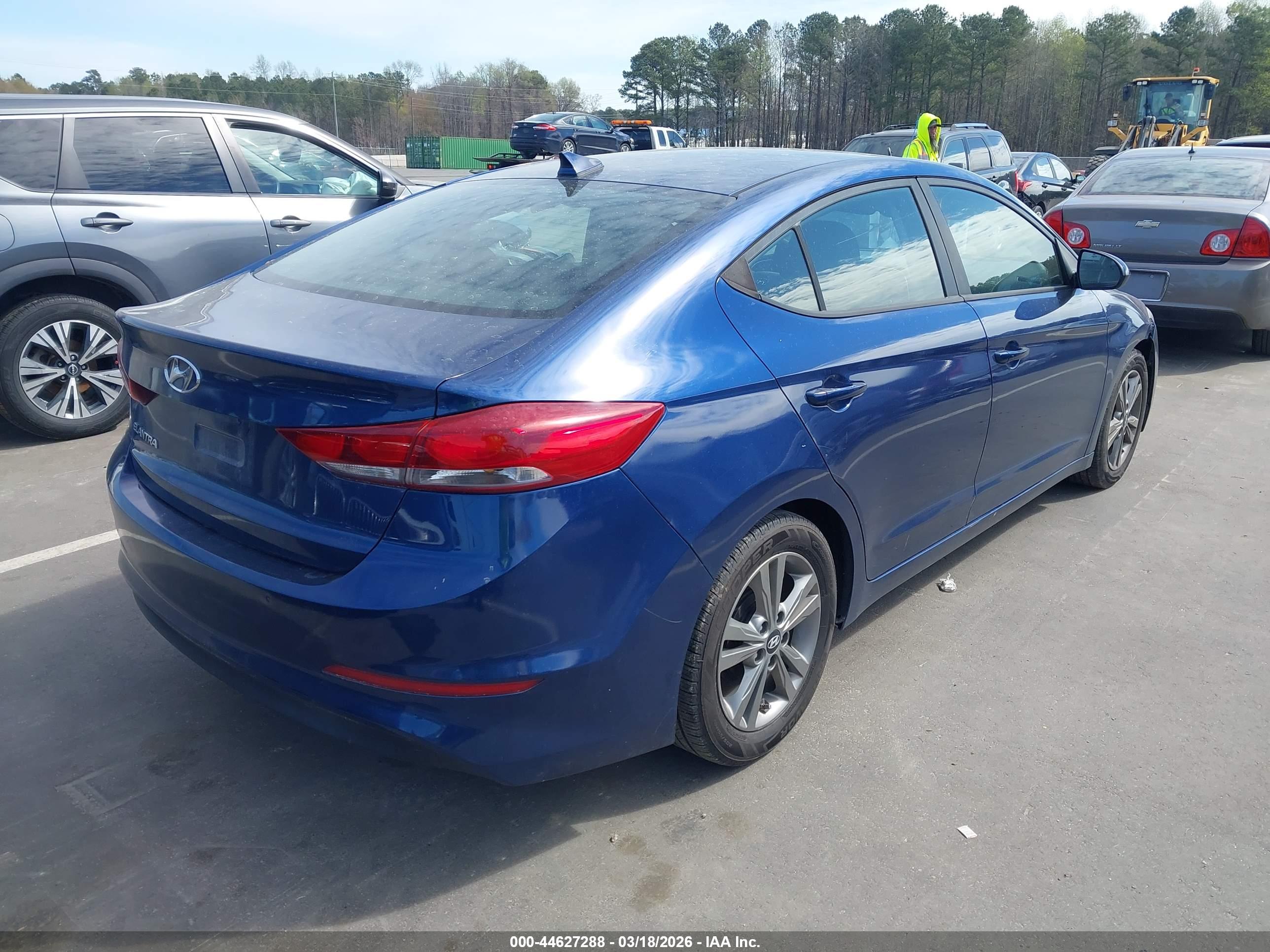 HYUNDAI ELANTRA image 4