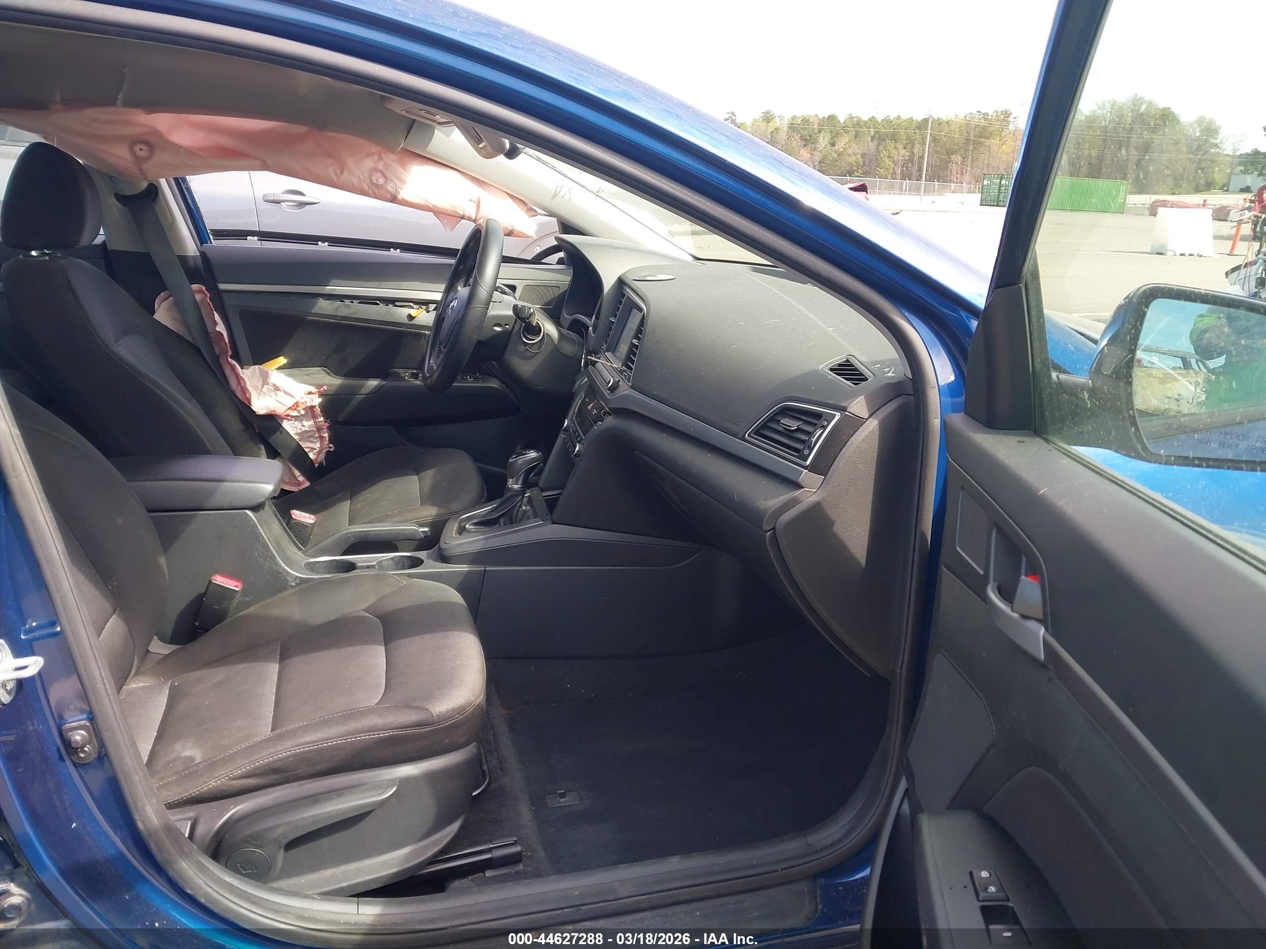 HYUNDAI ELANTRA image 5