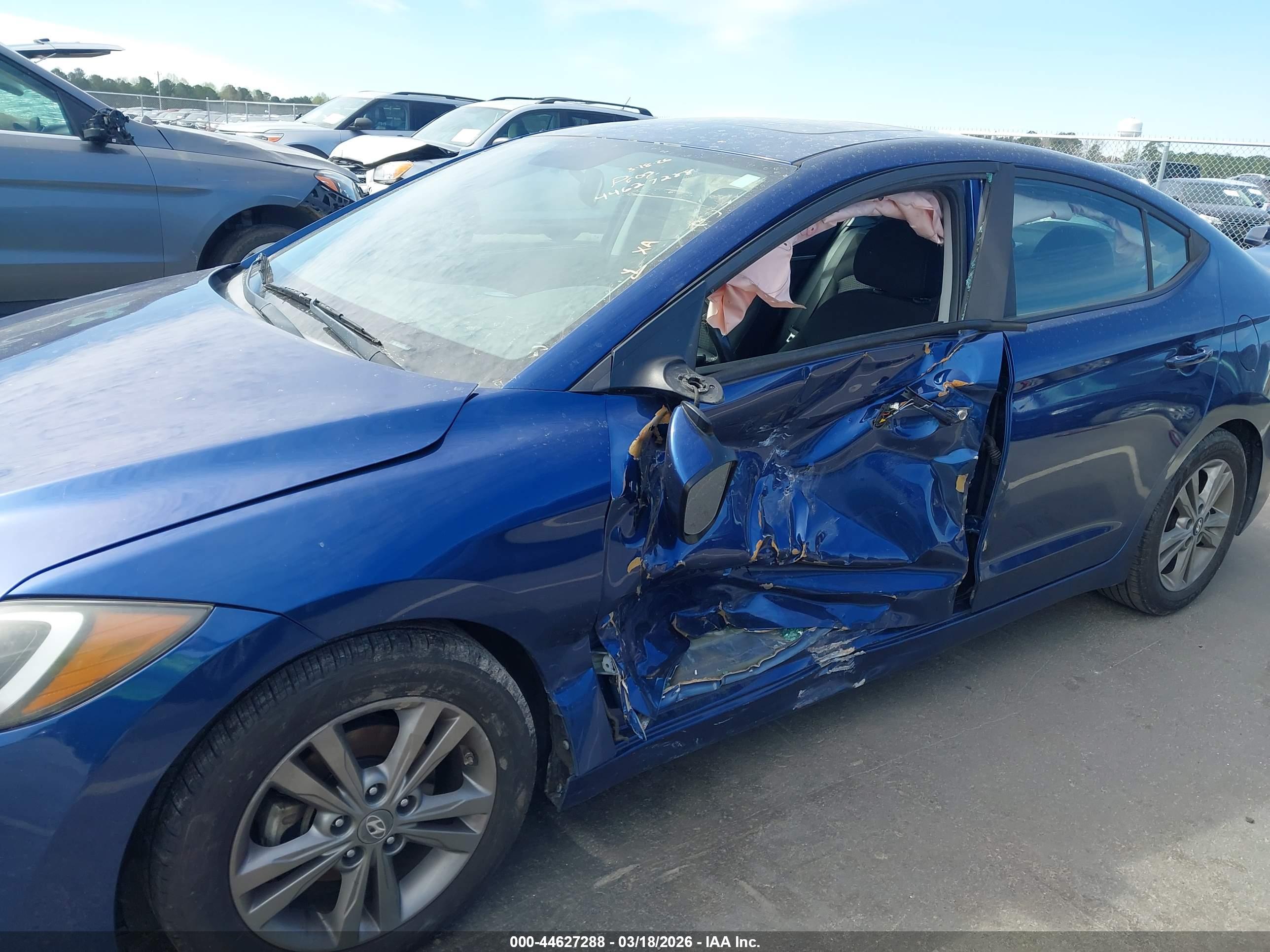 HYUNDAI ELANTRA image 6