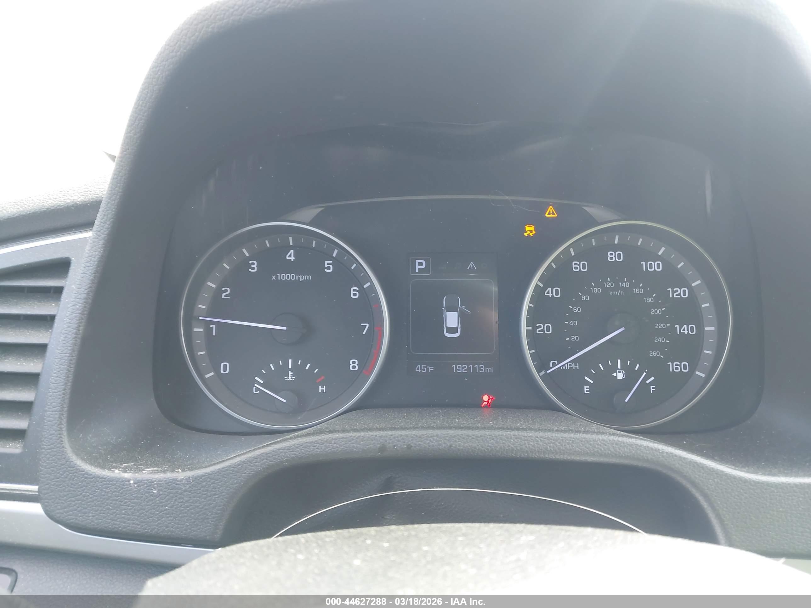 HYUNDAI ELANTRA image 7