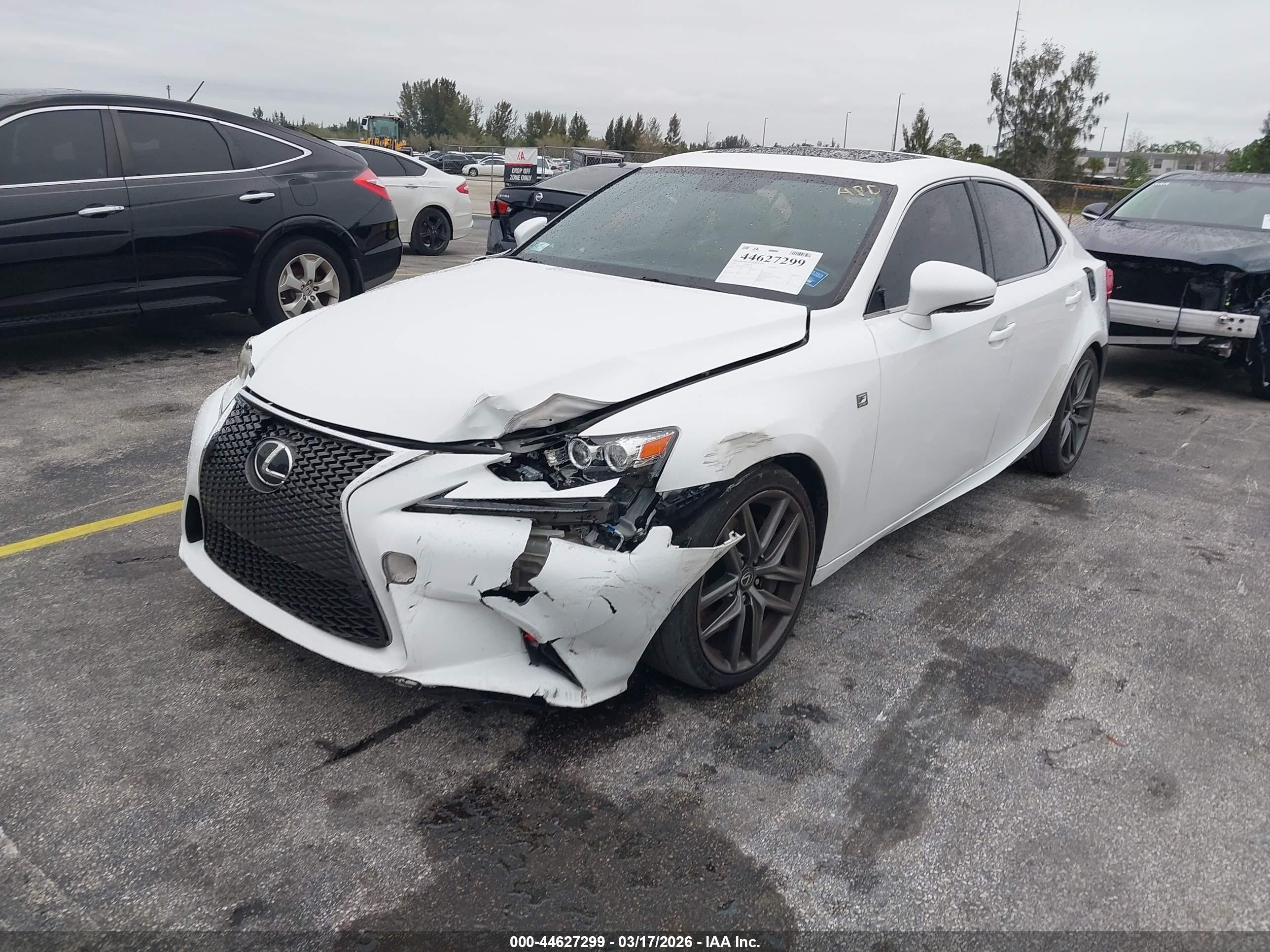 LEXUS IS image 6