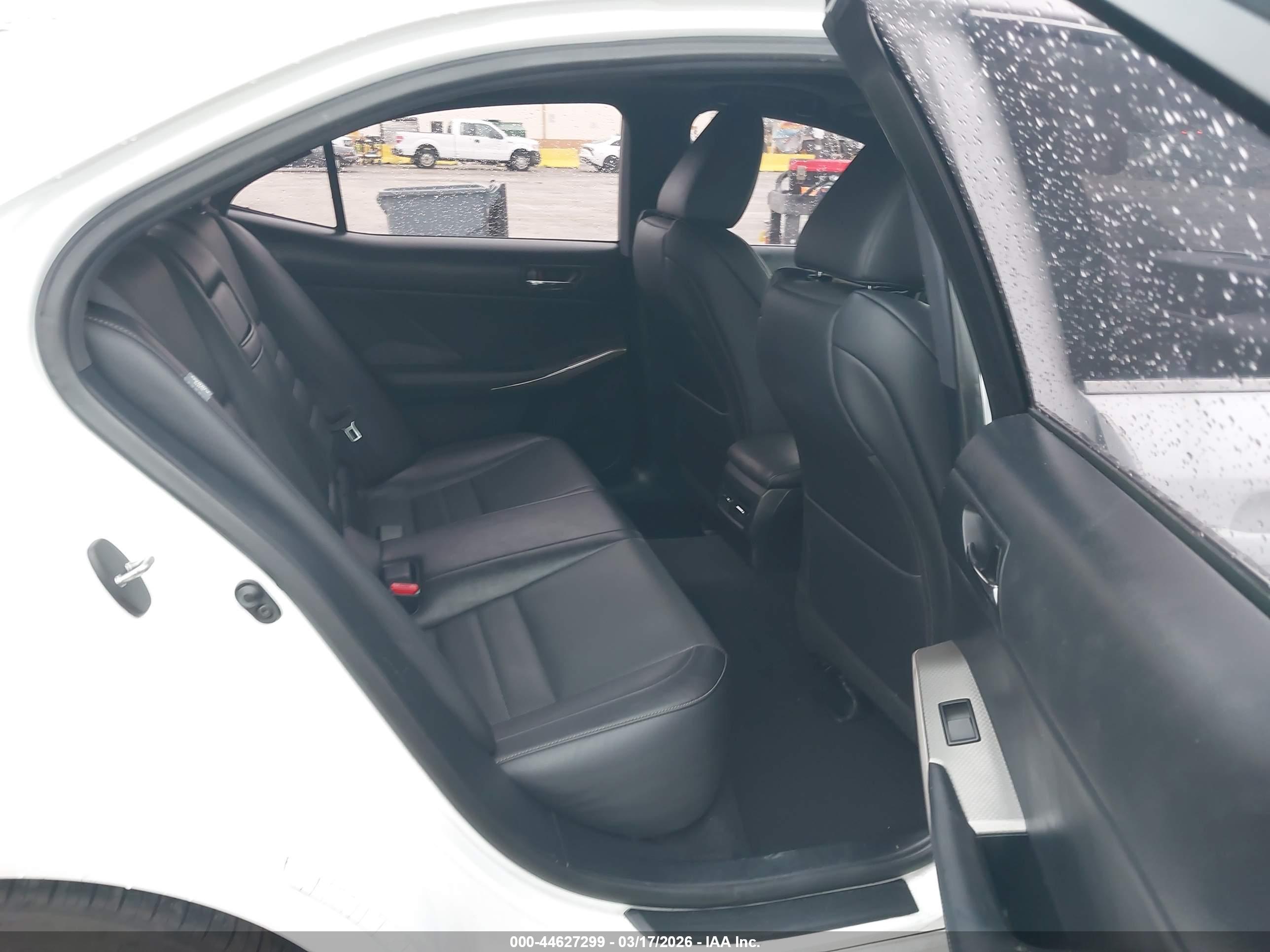 LEXUS IS image 8