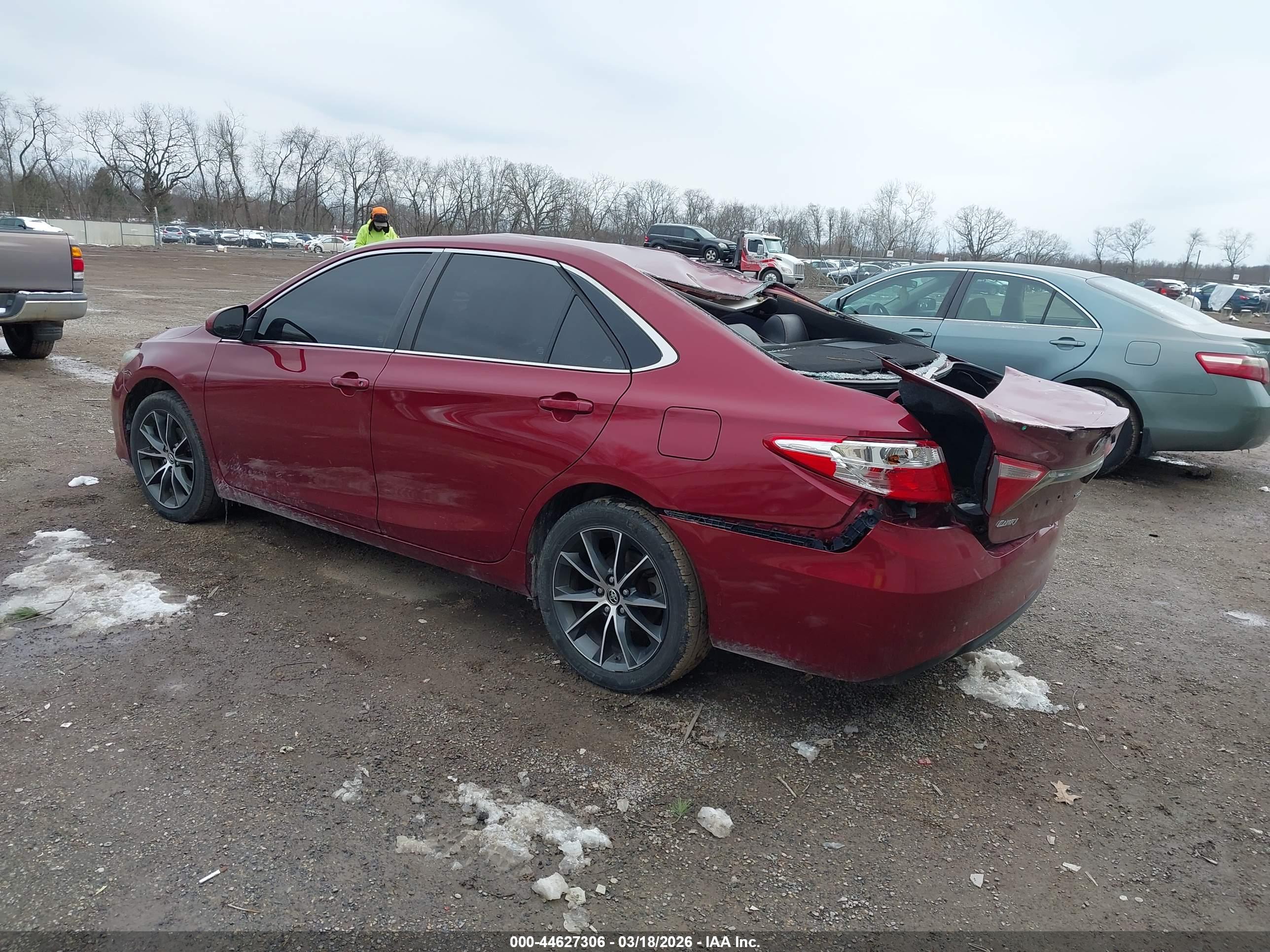 TOYOTA CAMRY image 3