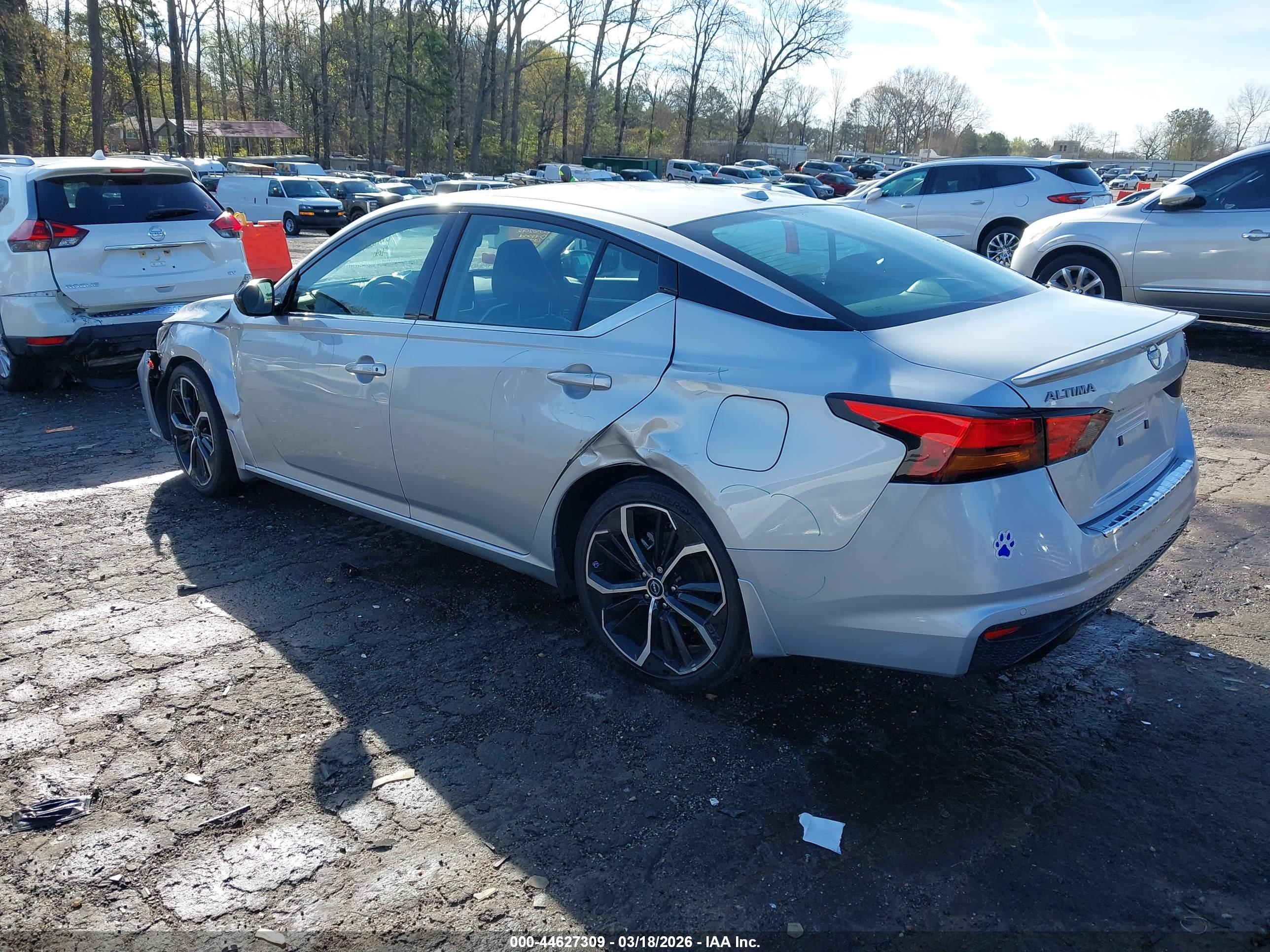 NISSAN ALTIMA image 3