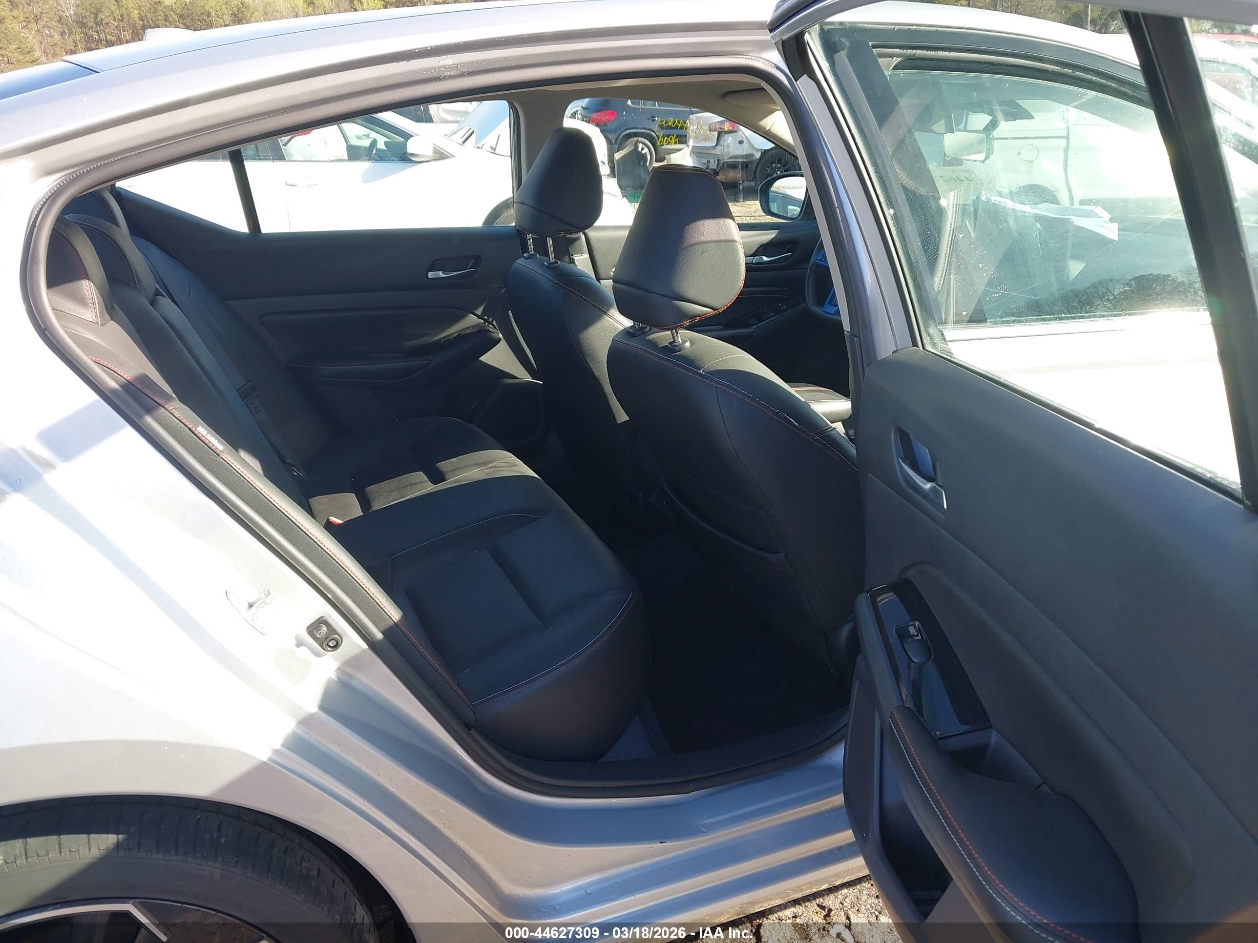 NISSAN ALTIMA image 8
