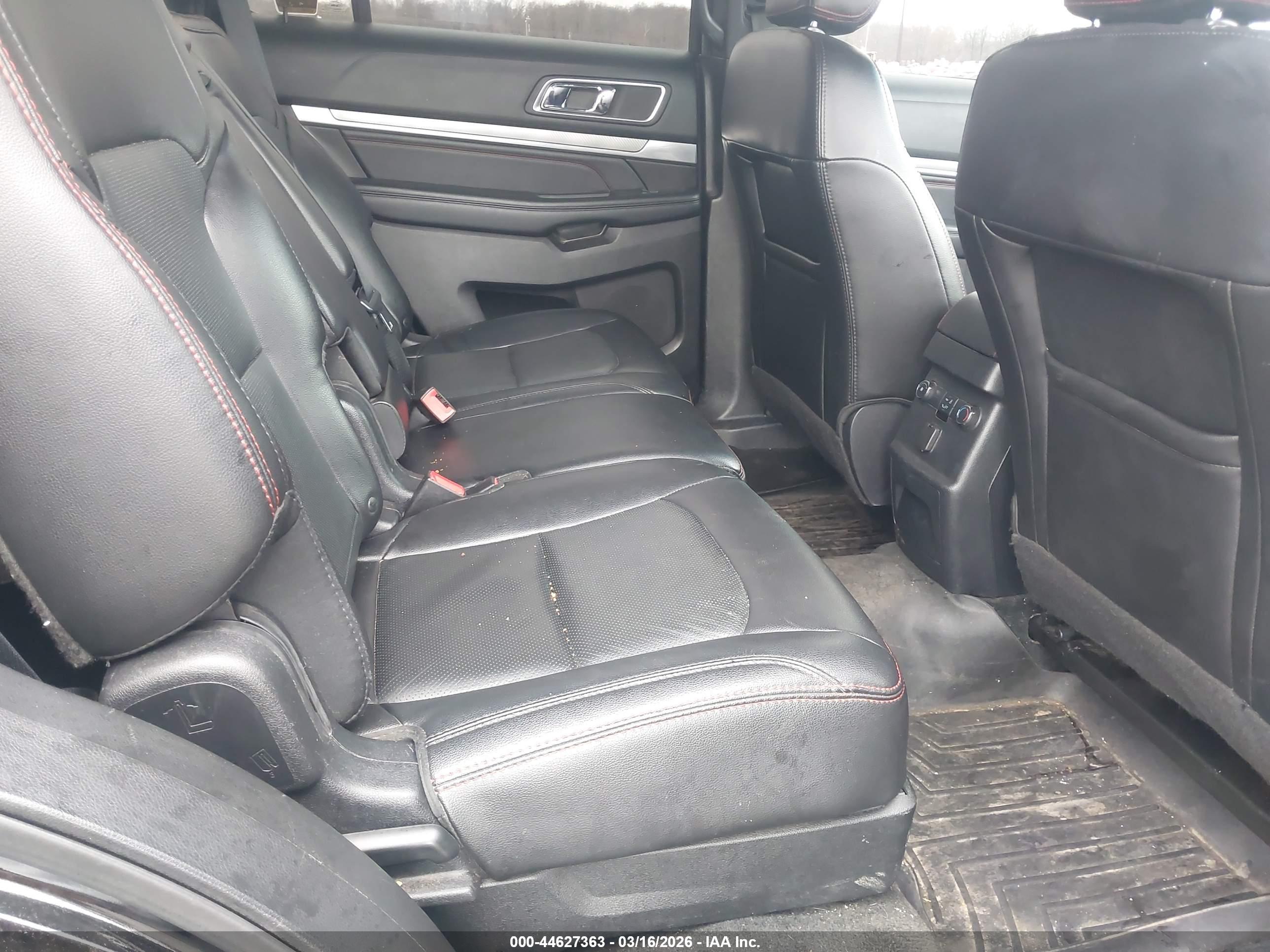 FORD EXPLORER image 8