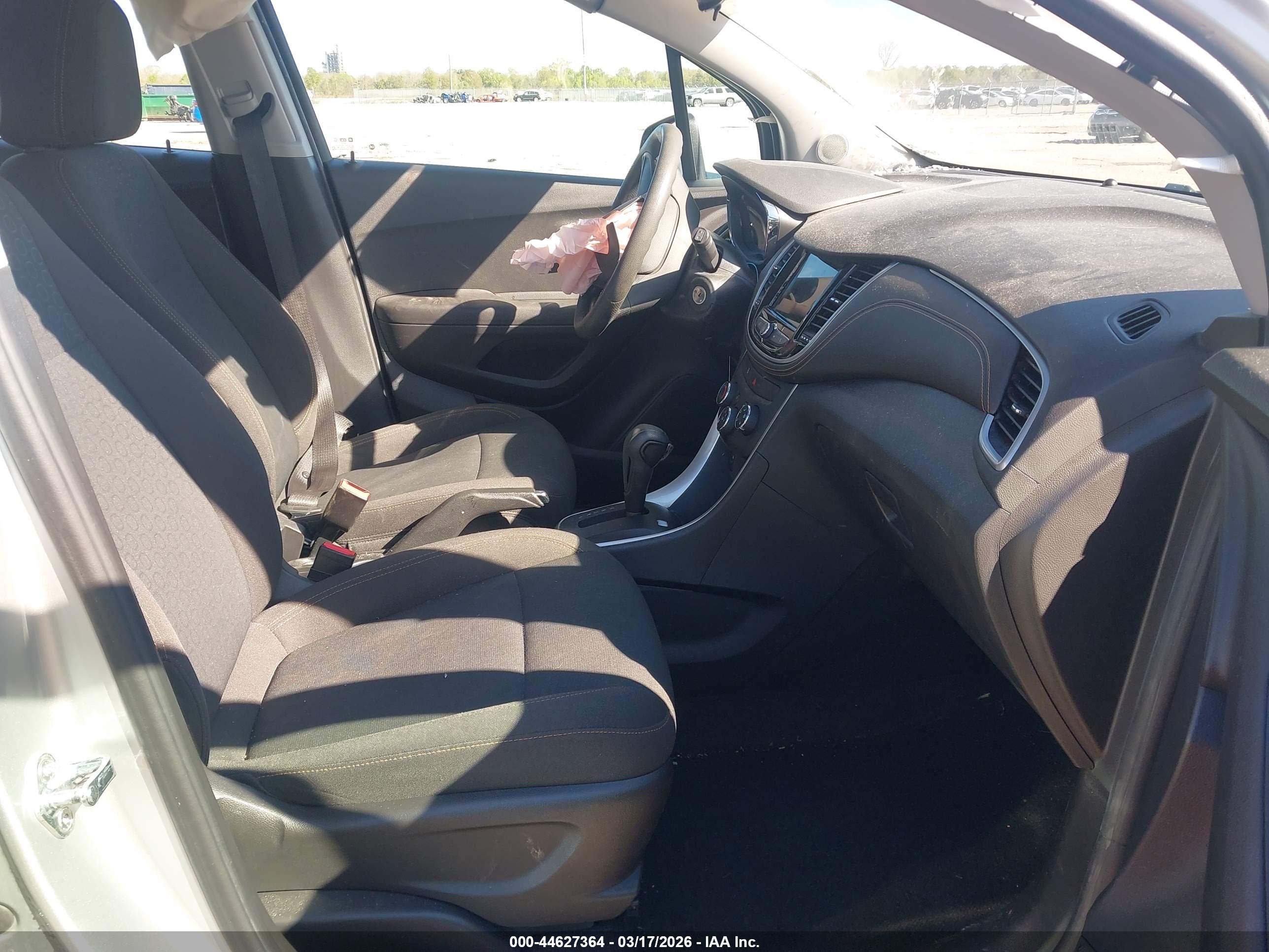CHEVROLET TRAX image 5