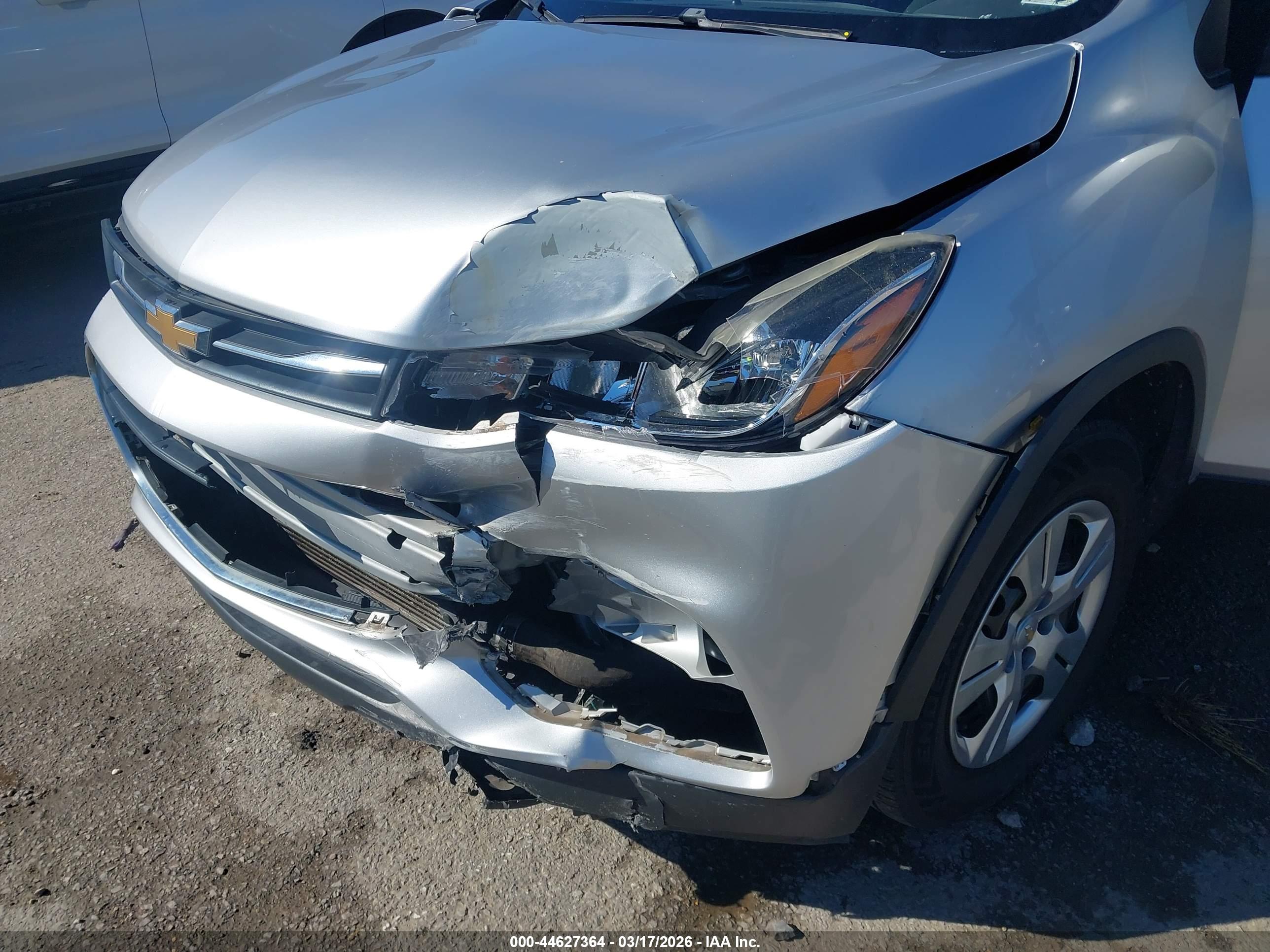 CHEVROLET TRAX image 6