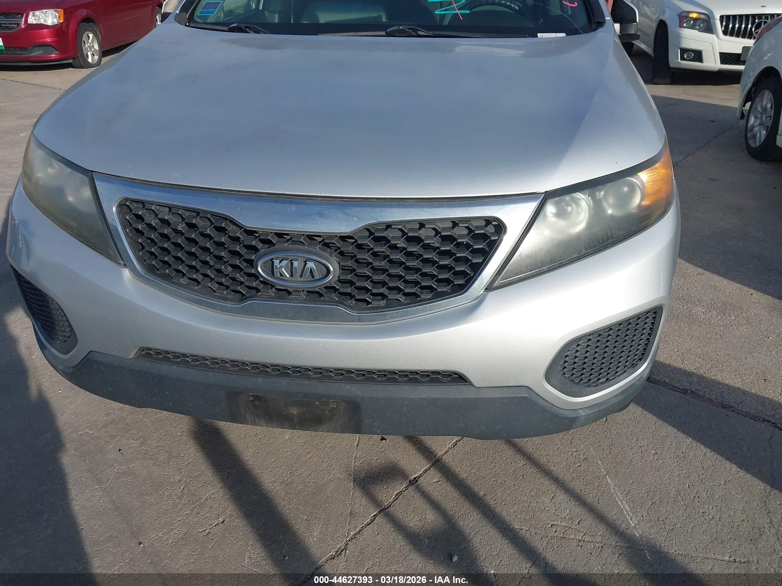 KIA SORENTO image 6