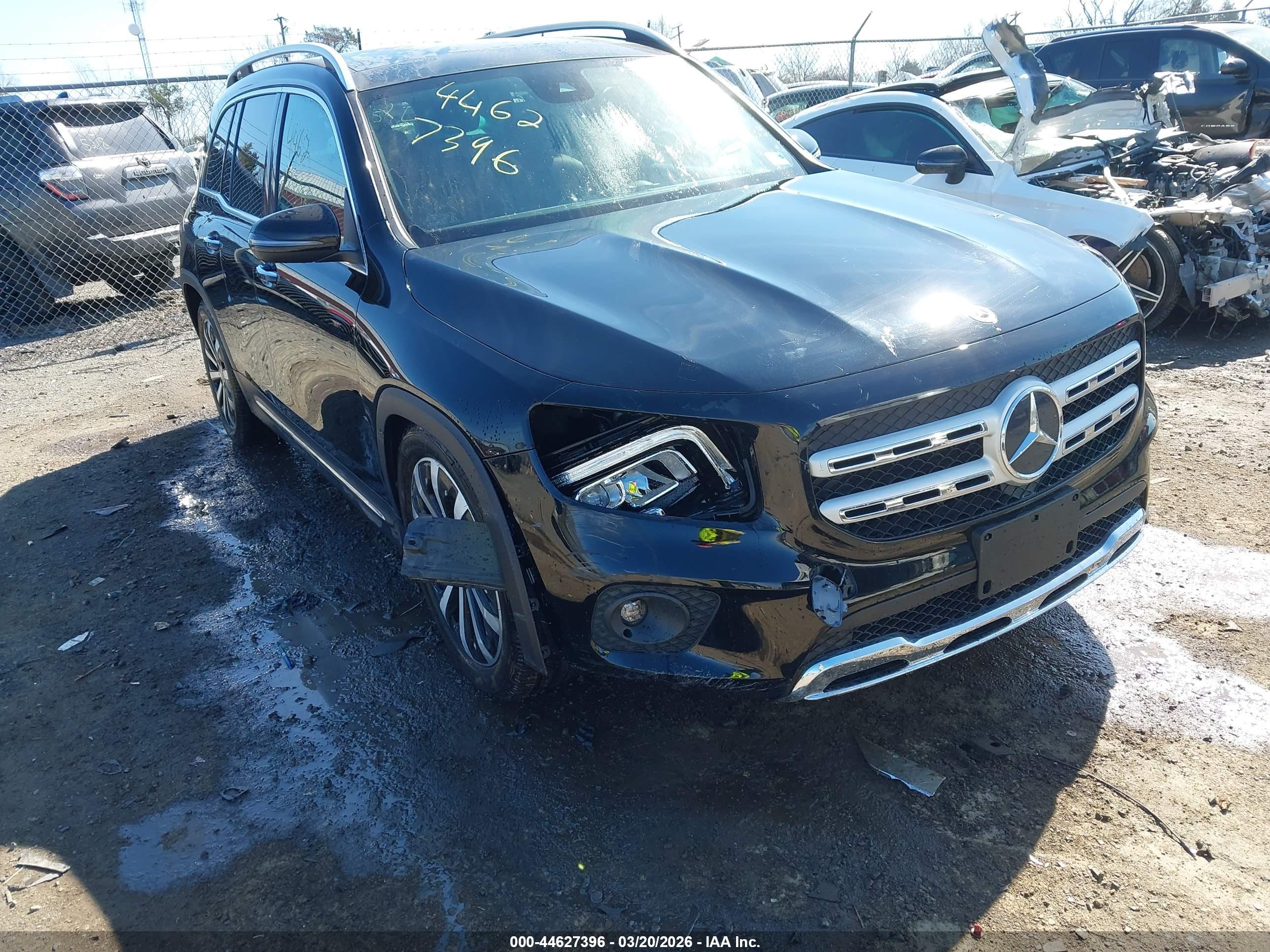 MERCEDES-BENZ GLB image 6