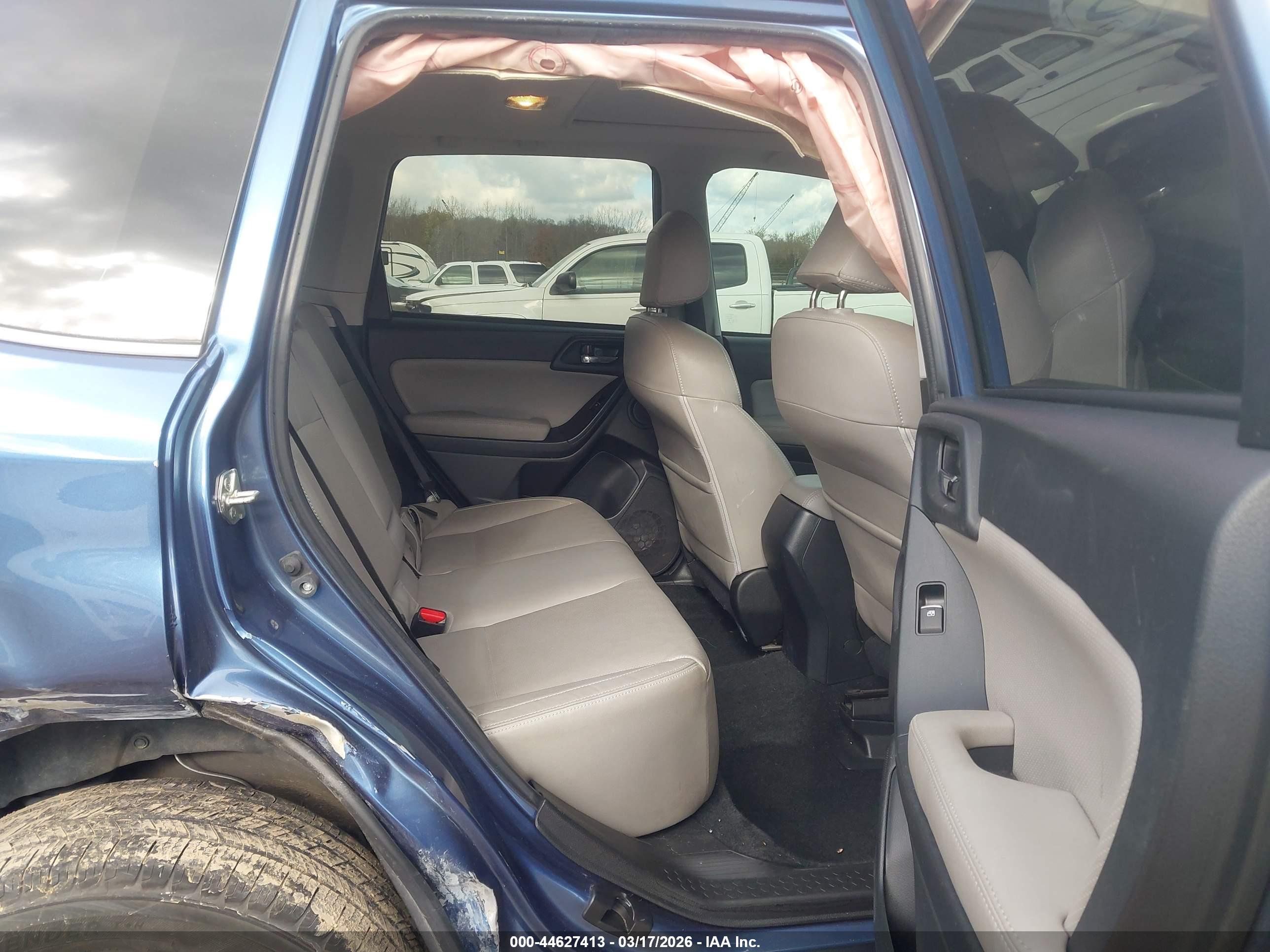 SUBARU FORESTER image 8