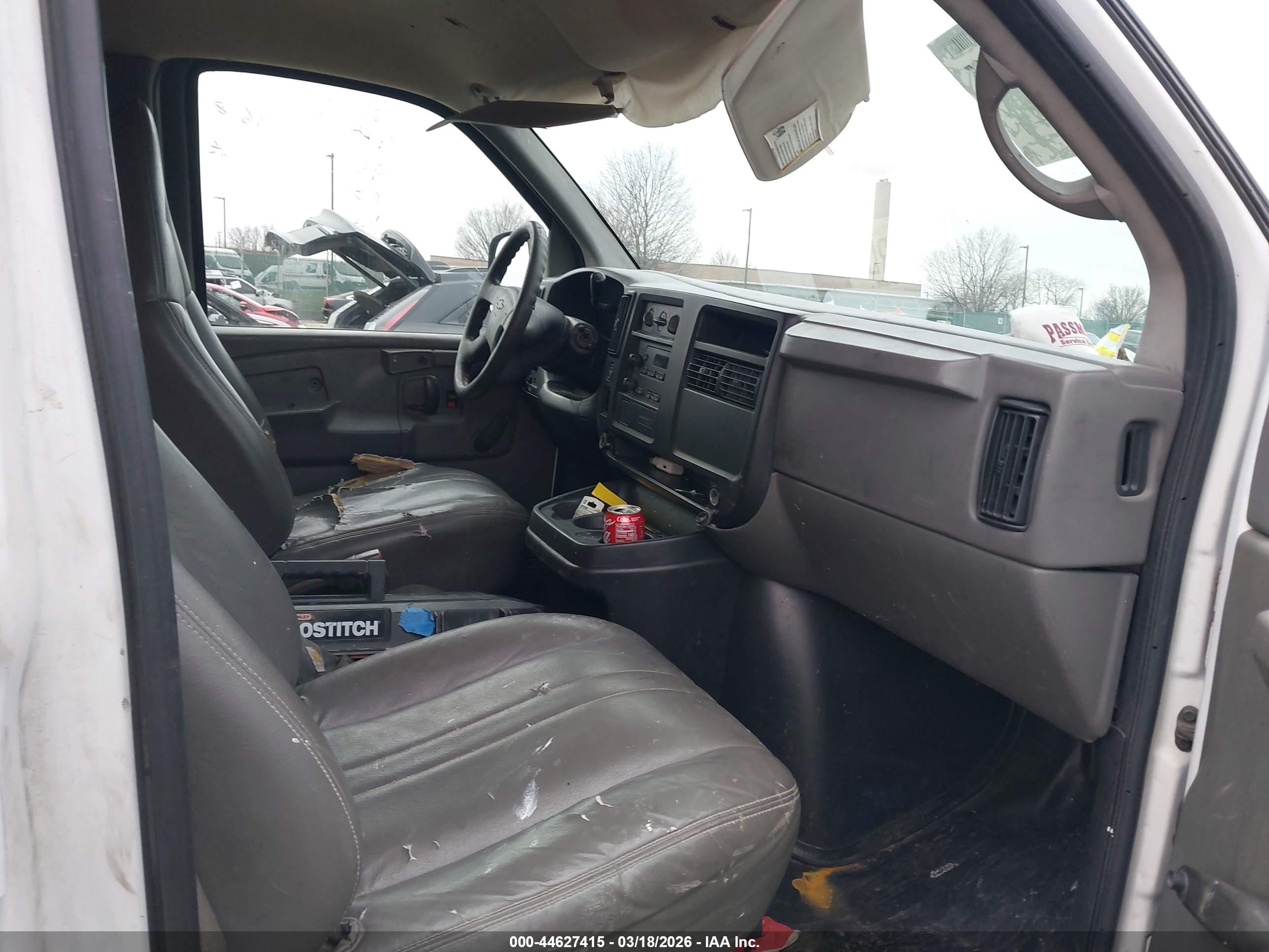CHEVROLET EXPRESS image 5