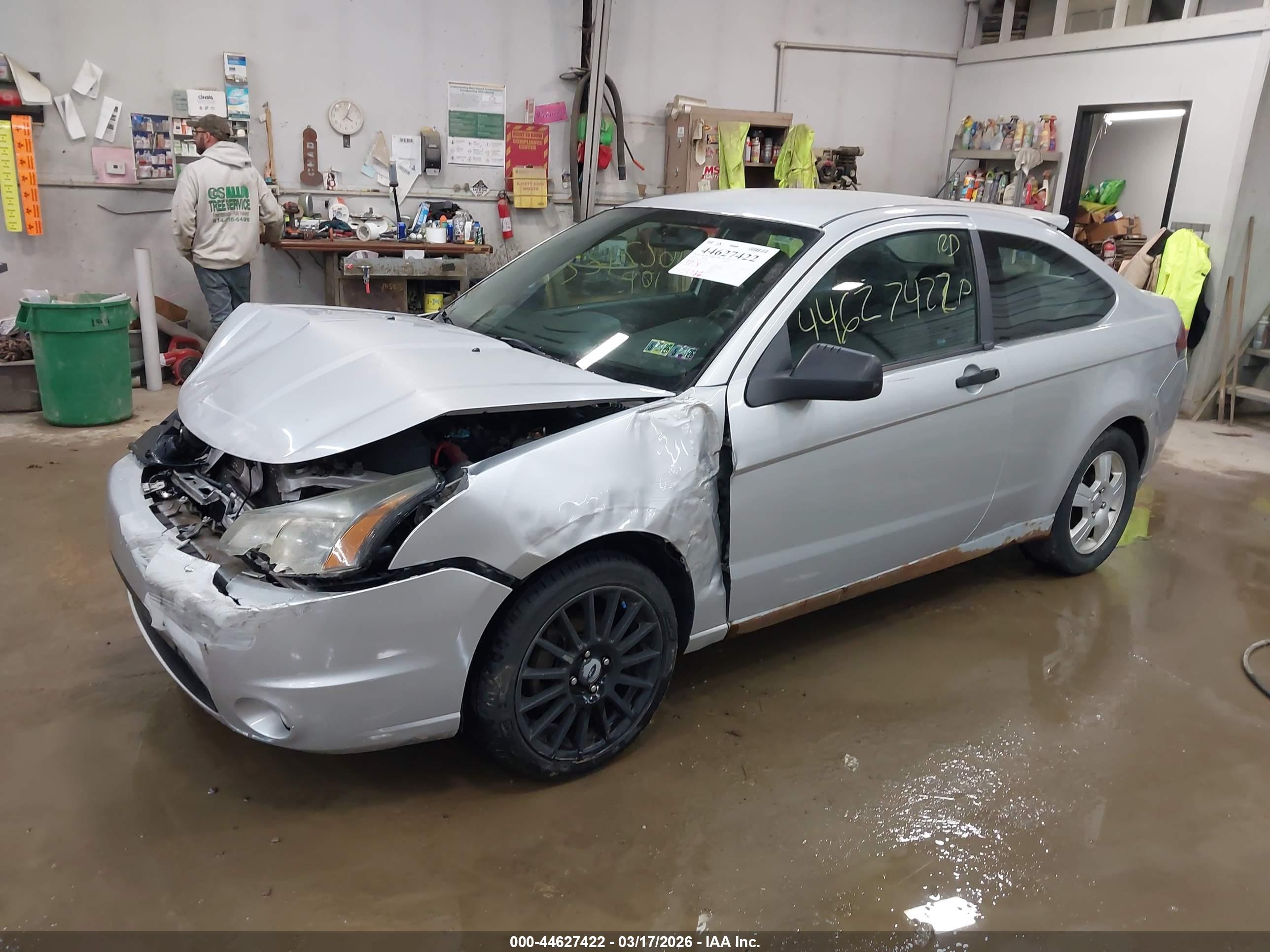 FORD FOCUS image 2