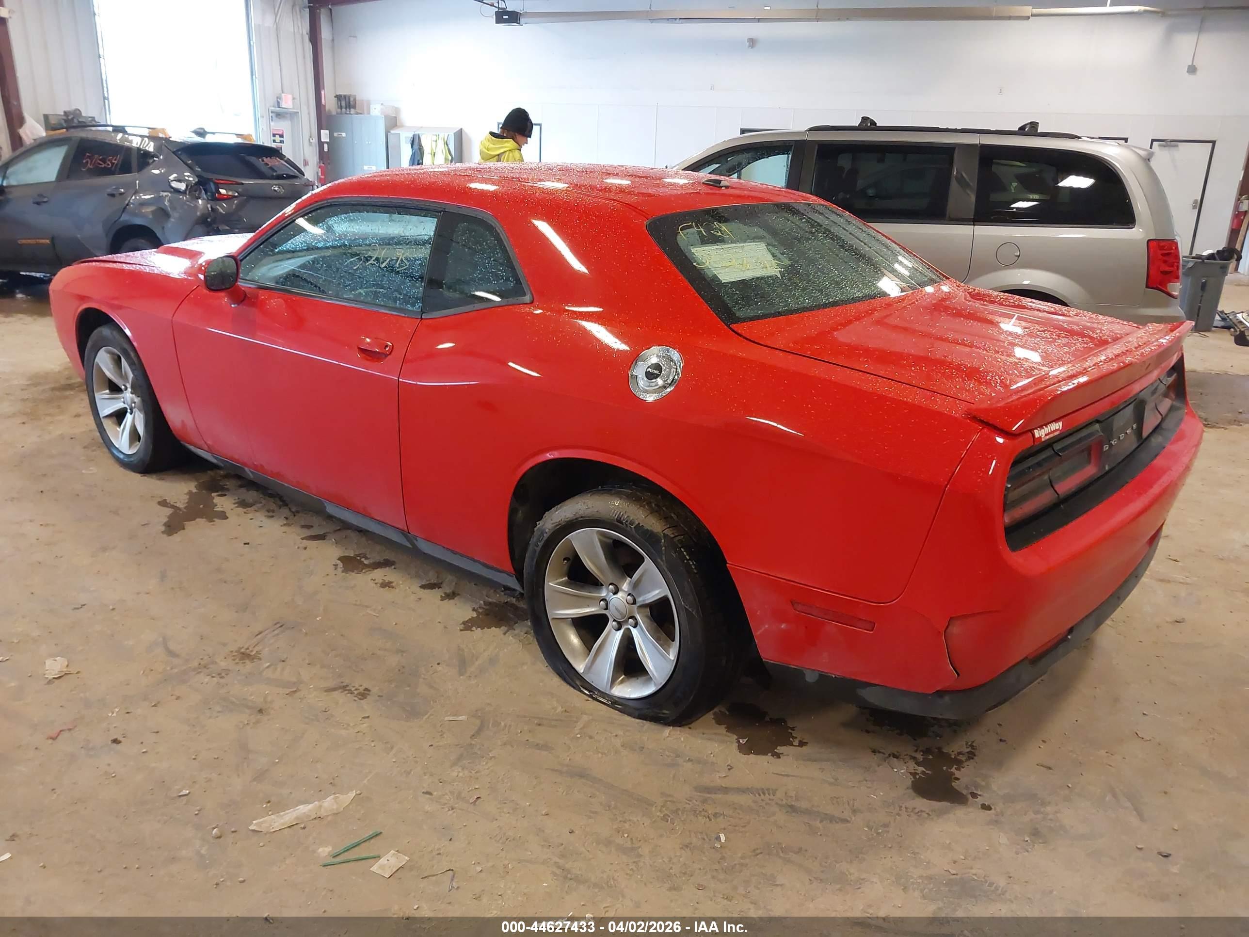 DODGE CHALLENGER image 3