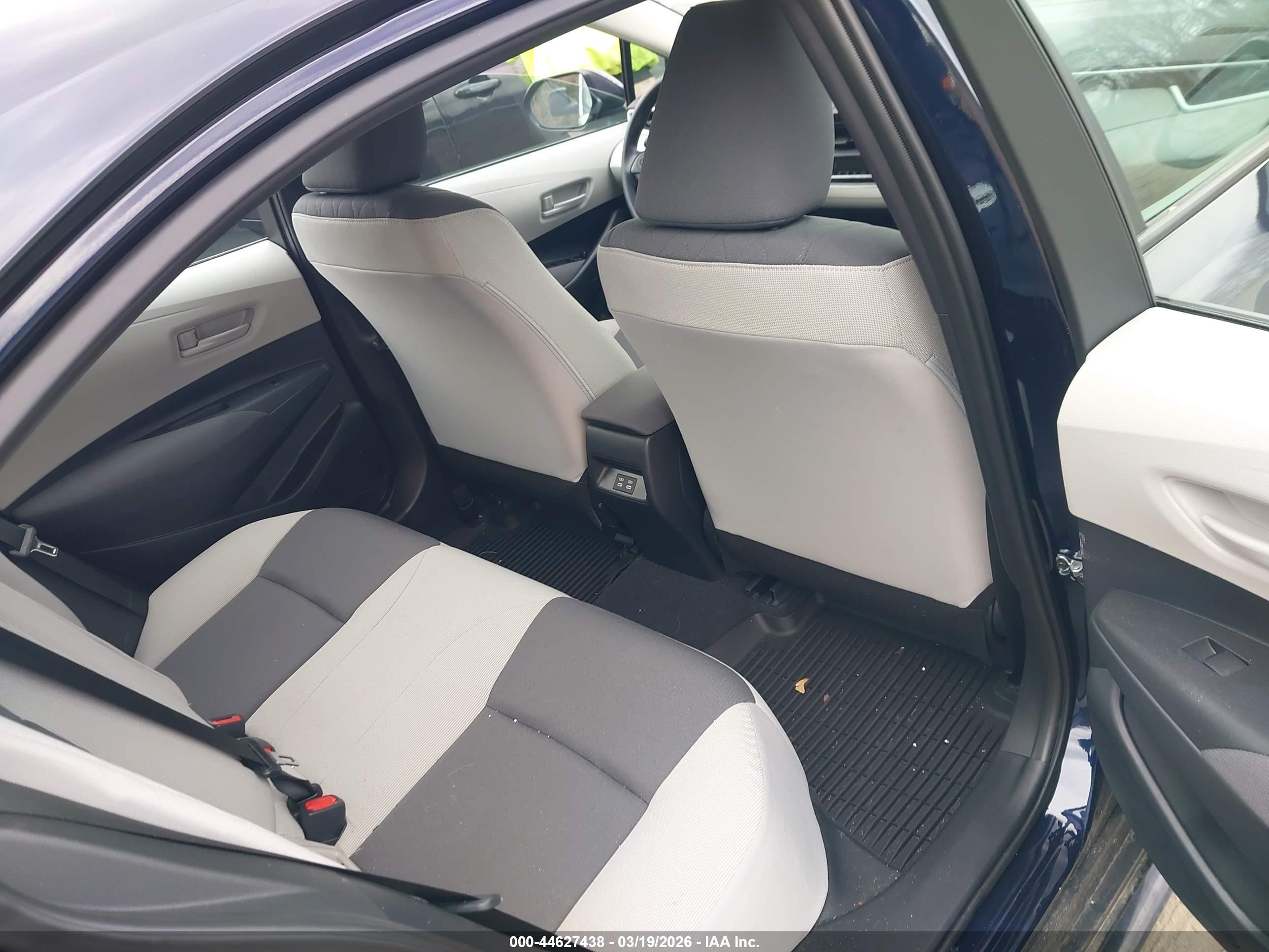 TOYOTA COROLLA image 8