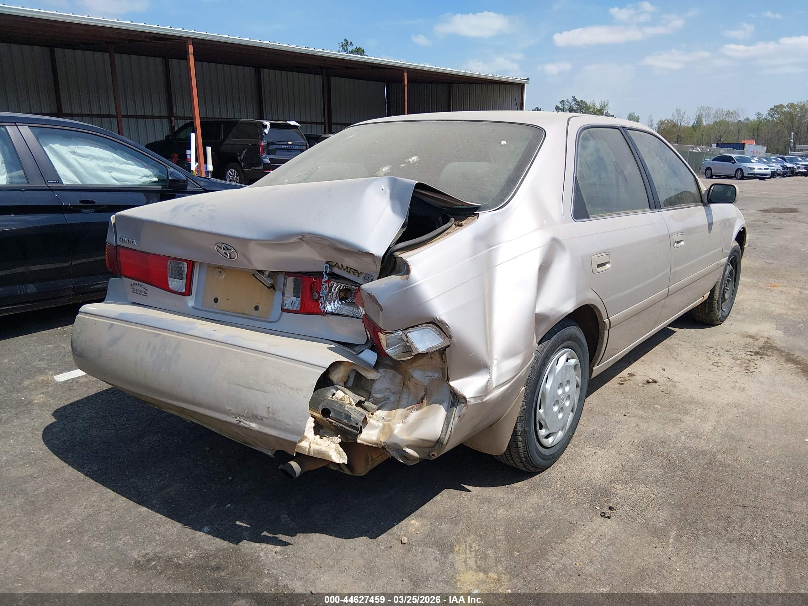 TOYOTA CAMRY image 6