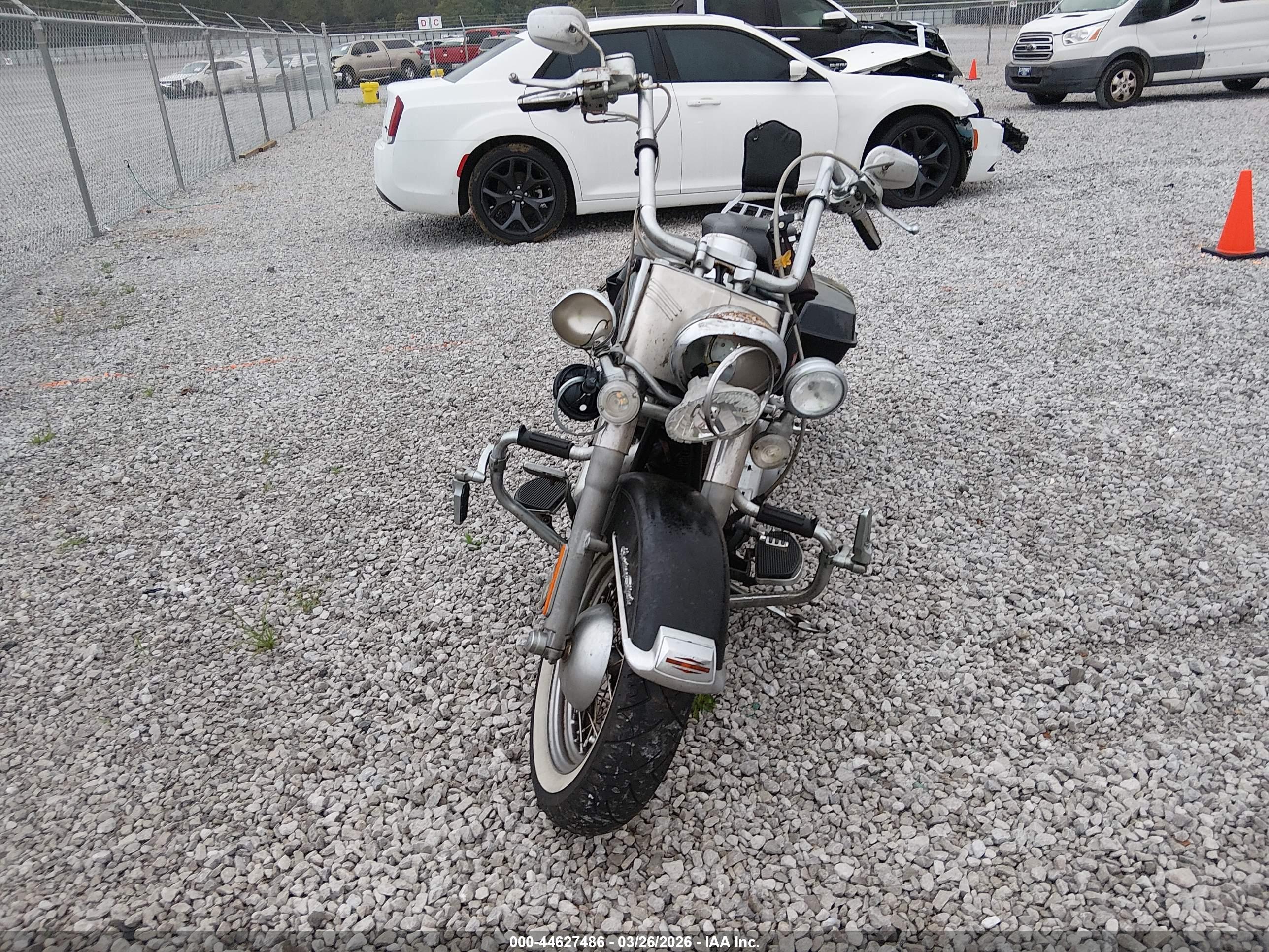 HARLEY-DAVIDSON FLSTC image 5