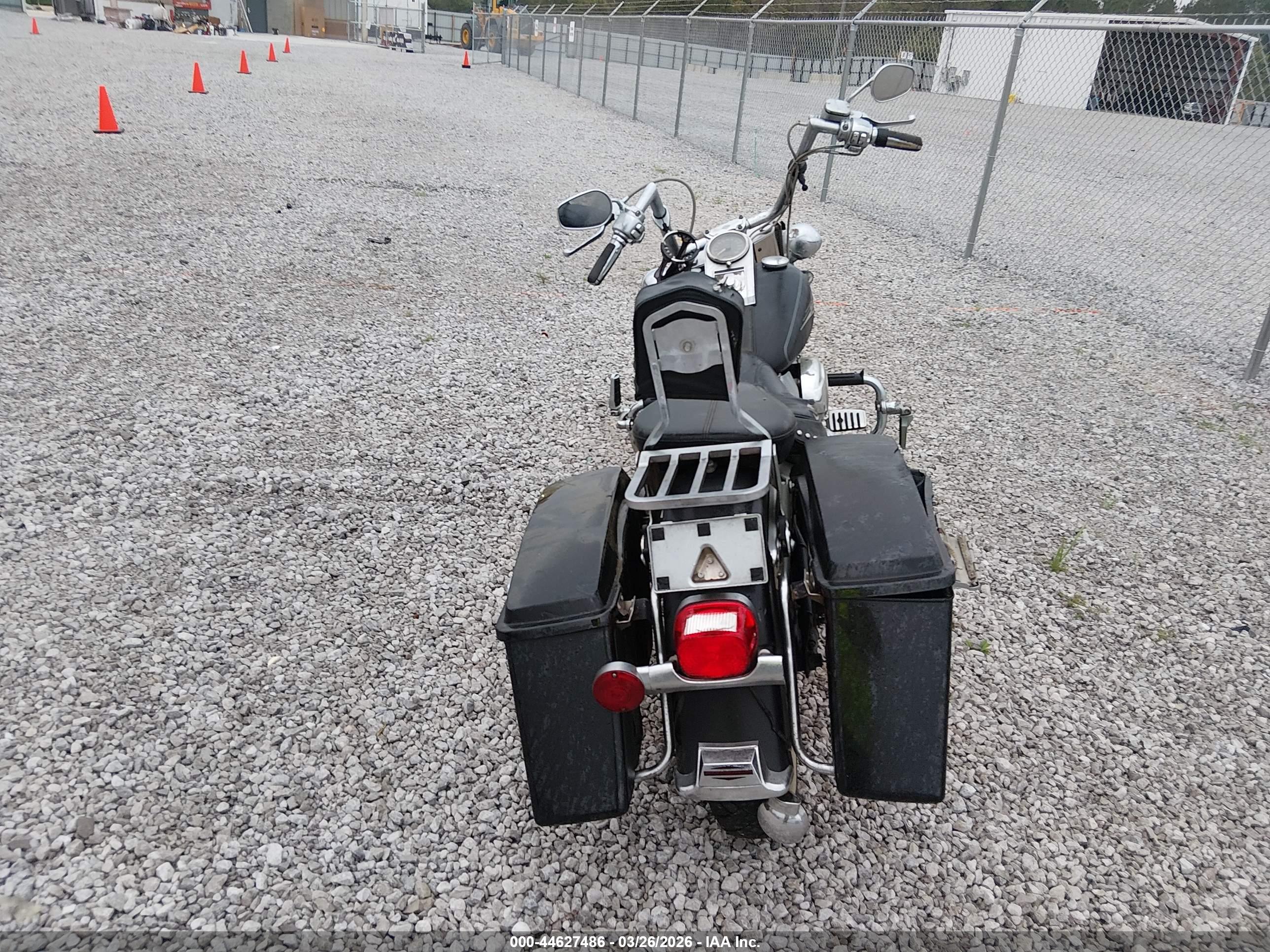 HARLEY-DAVIDSON FLSTC image 6