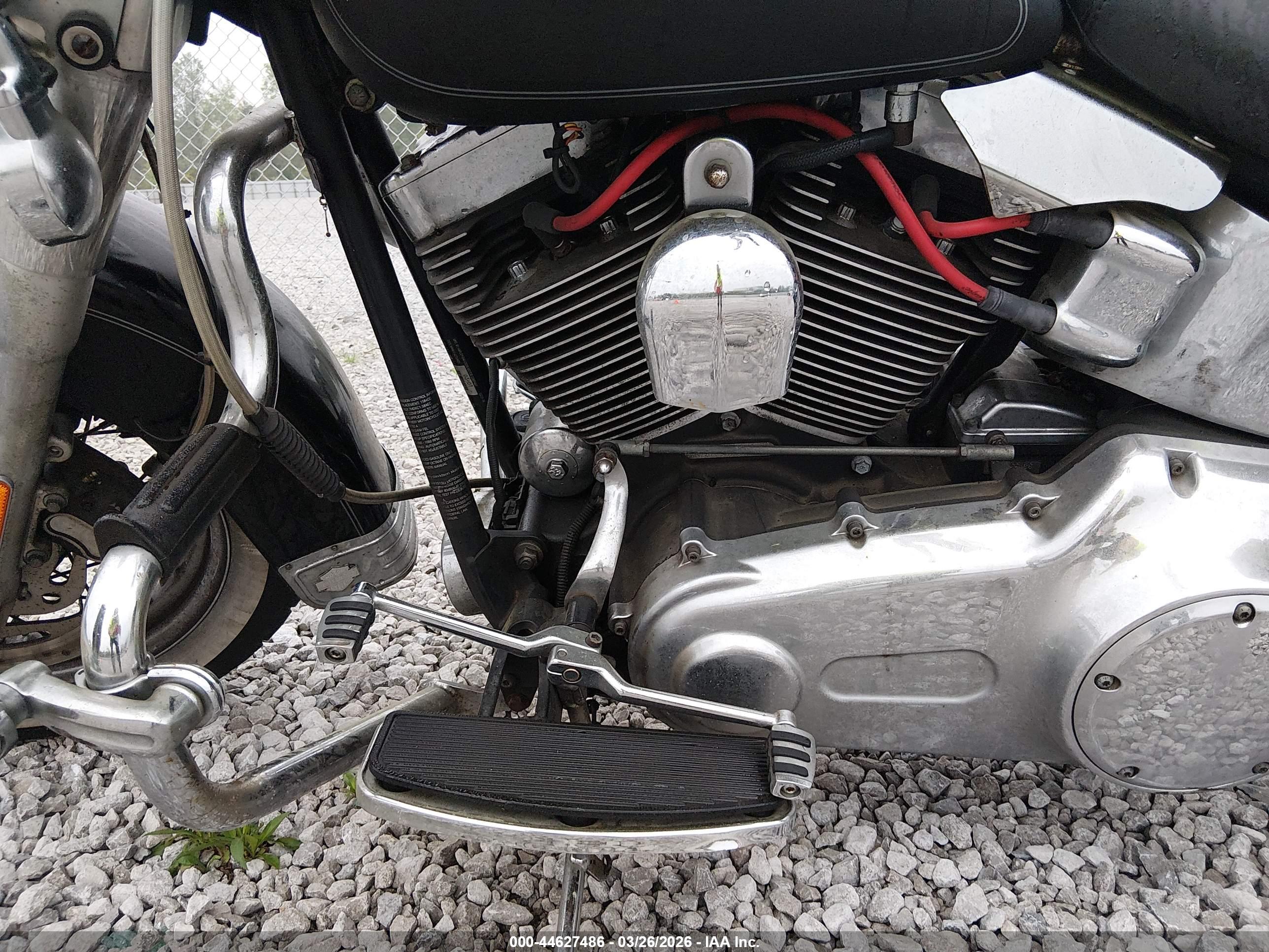 HARLEY-DAVIDSON FLSTC image 9