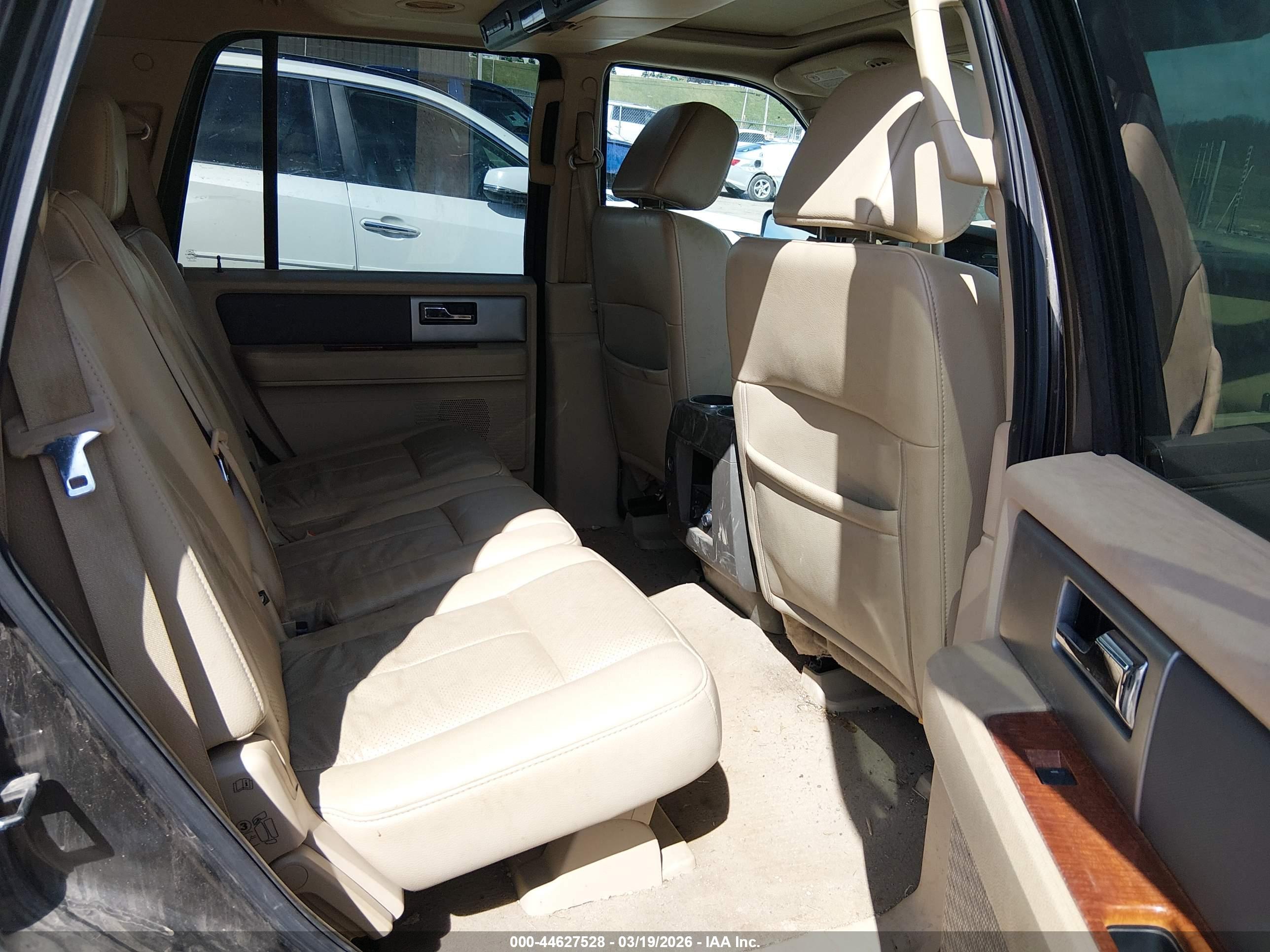 FORD EXPEDITION image 8