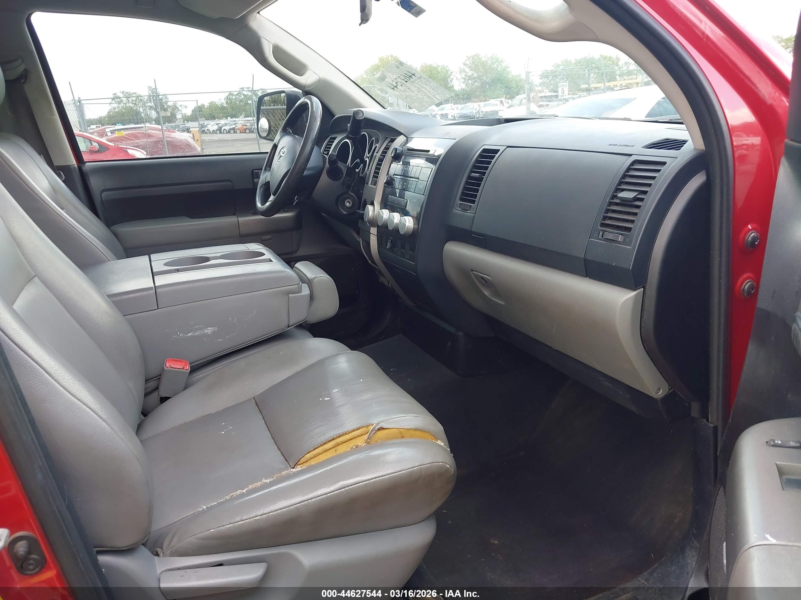 TOYOTA TUNDRA image 5