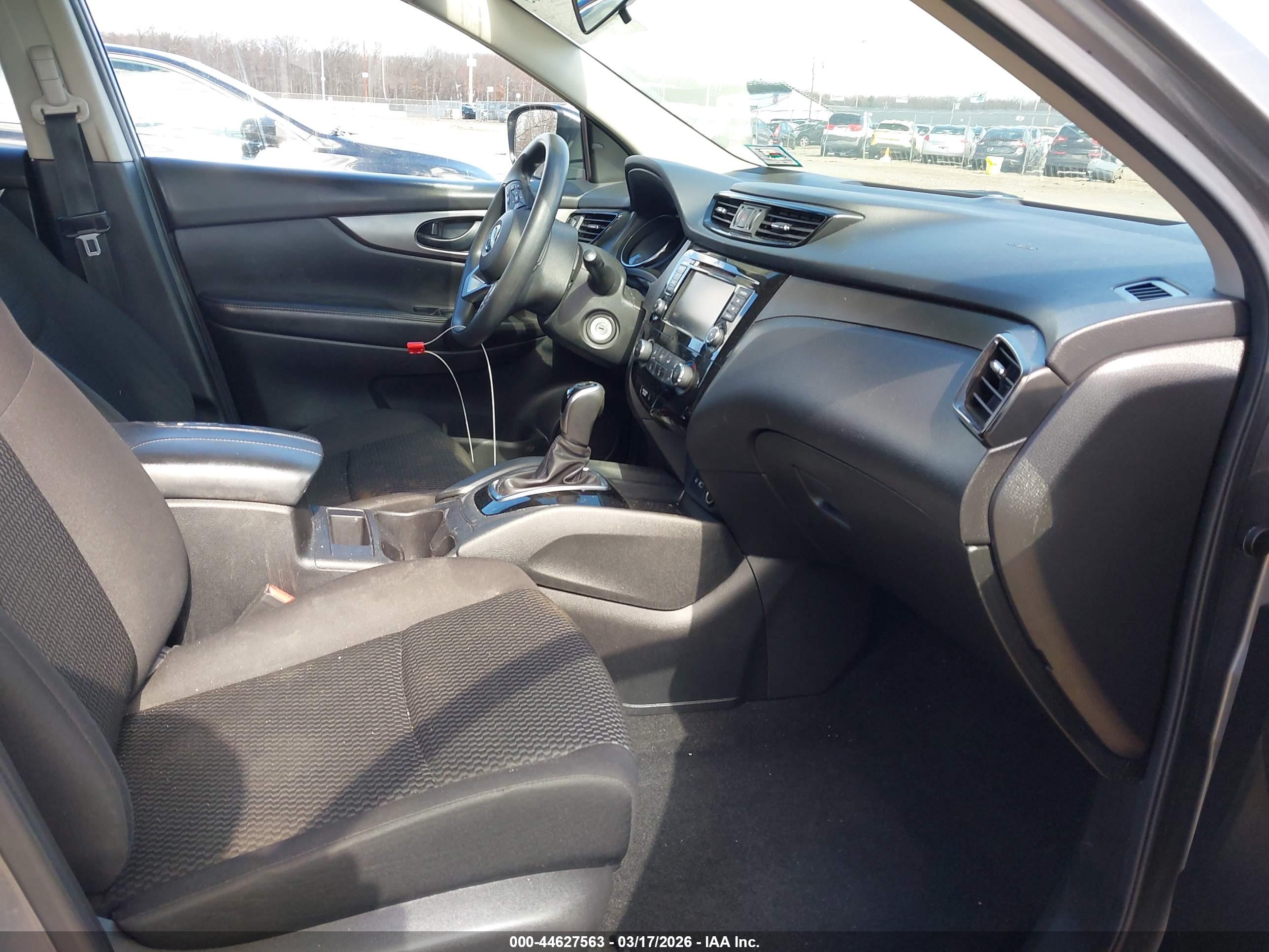 NISSAN ROGUE image 5