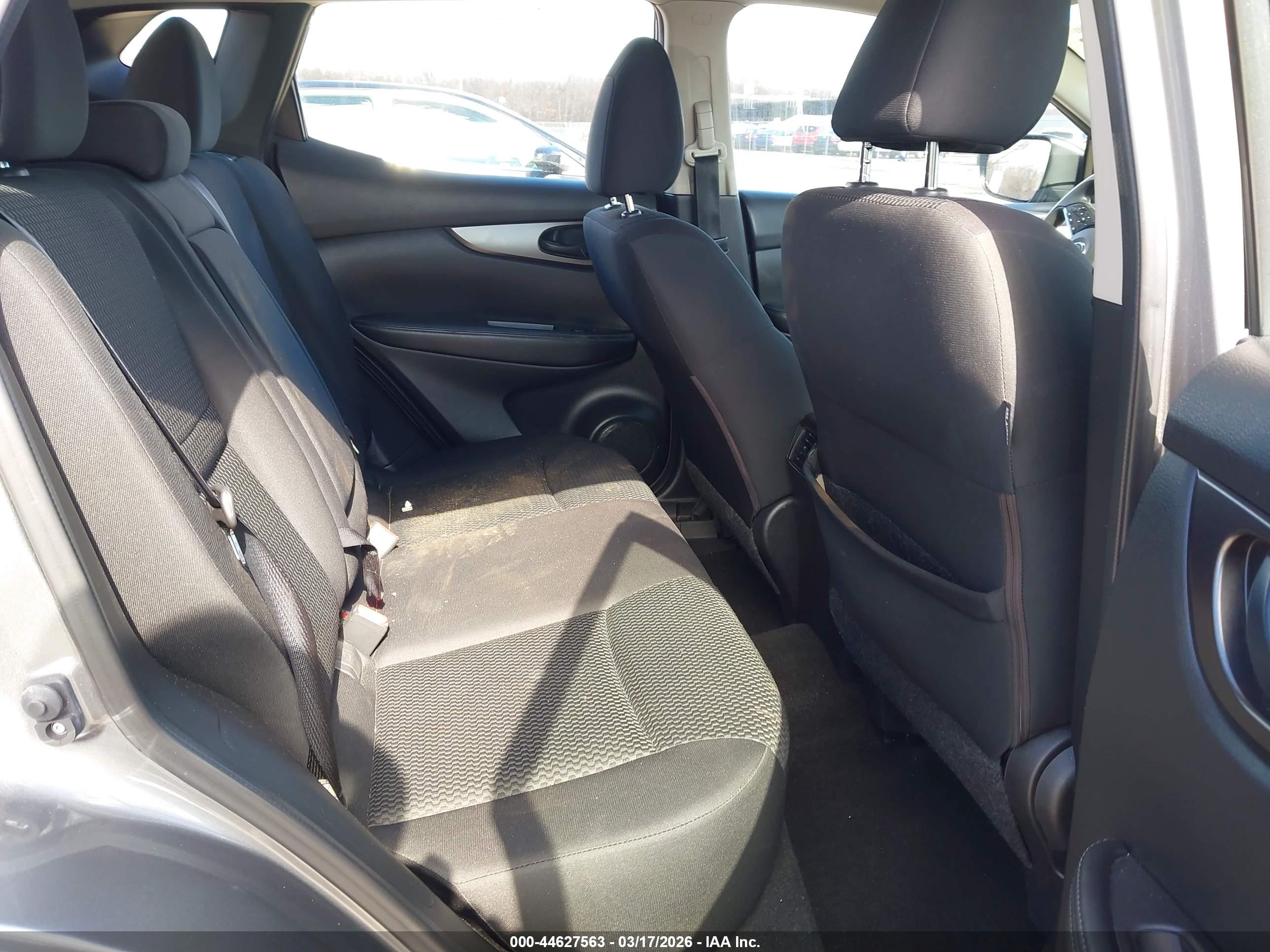 NISSAN ROGUE image 8