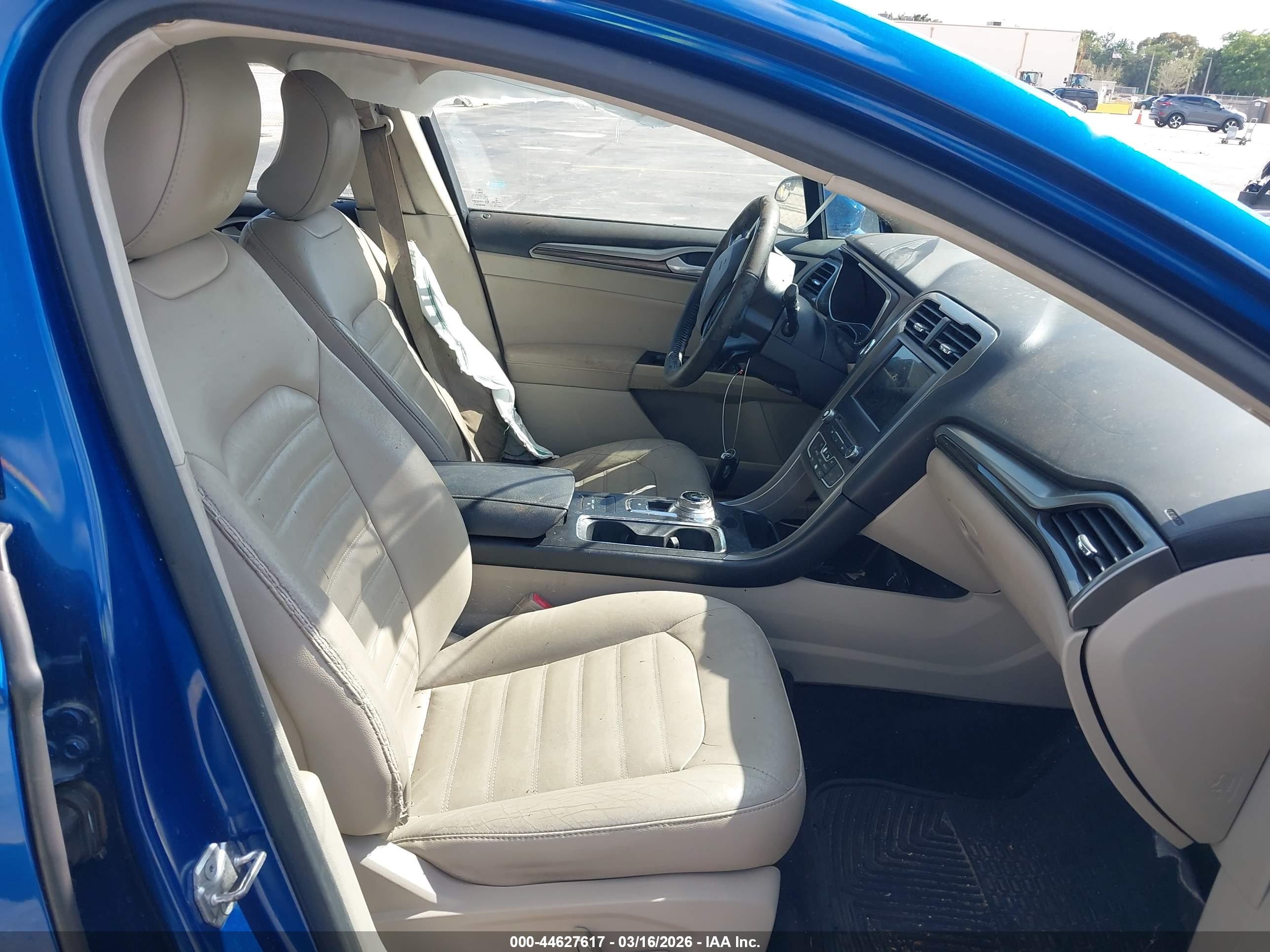 FORD FUSION image 5