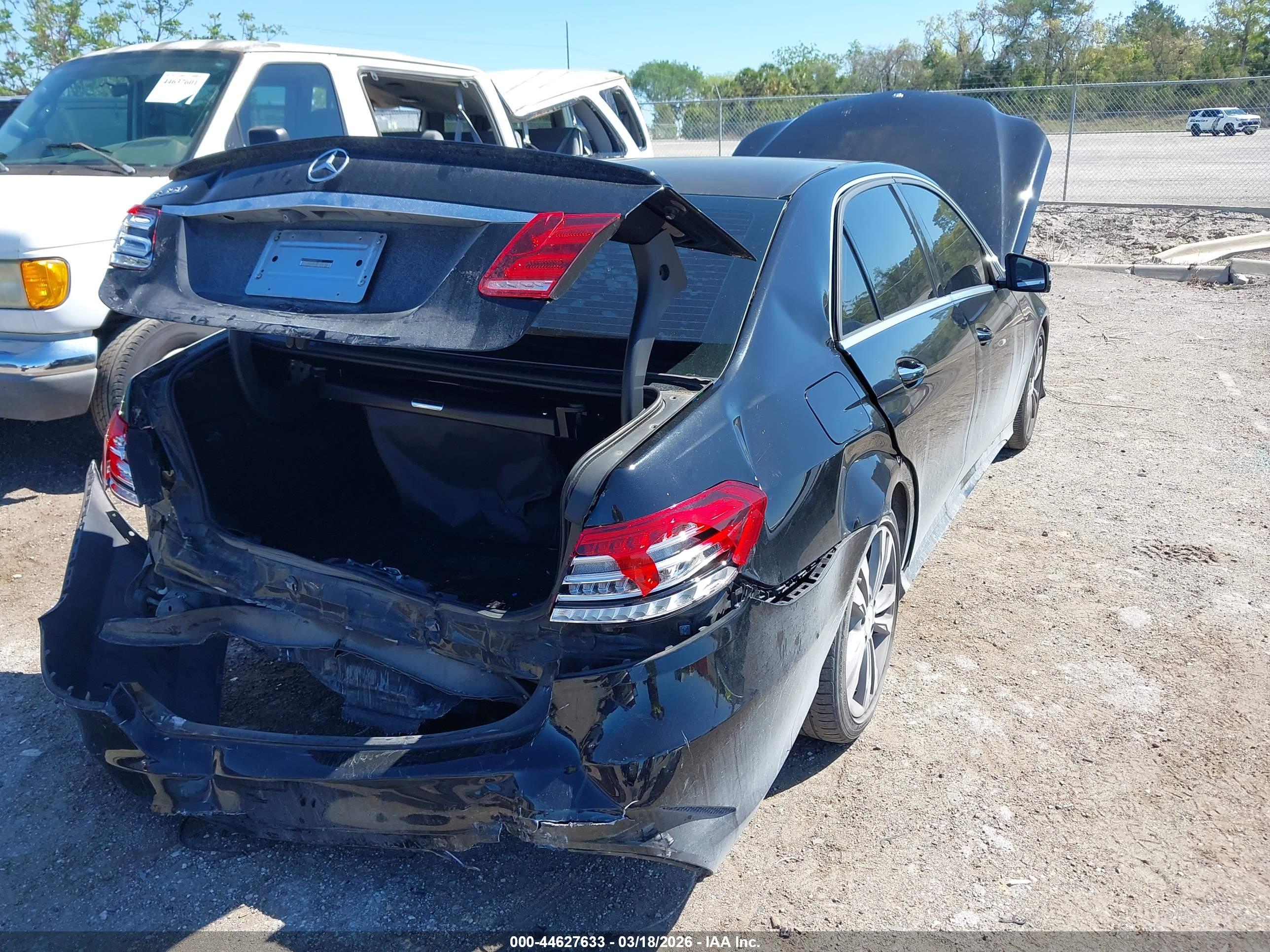 MERCEDES-BENZ E image 6