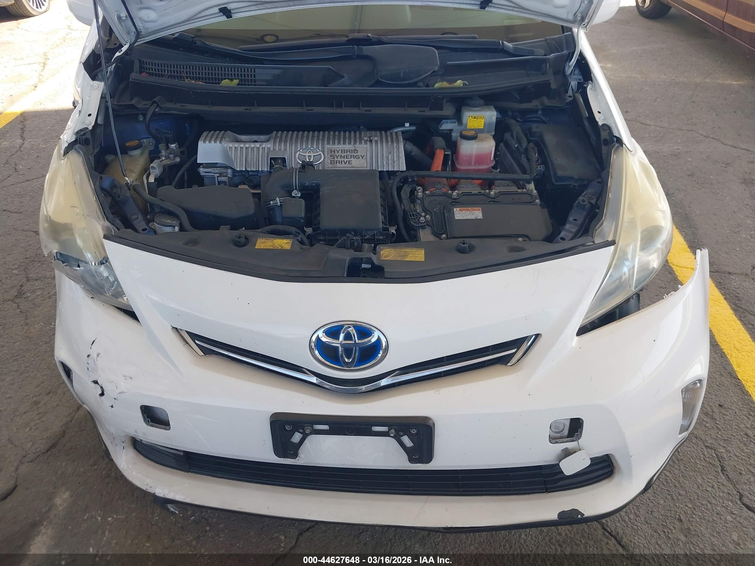 TOYOTA PRIUS image 10
