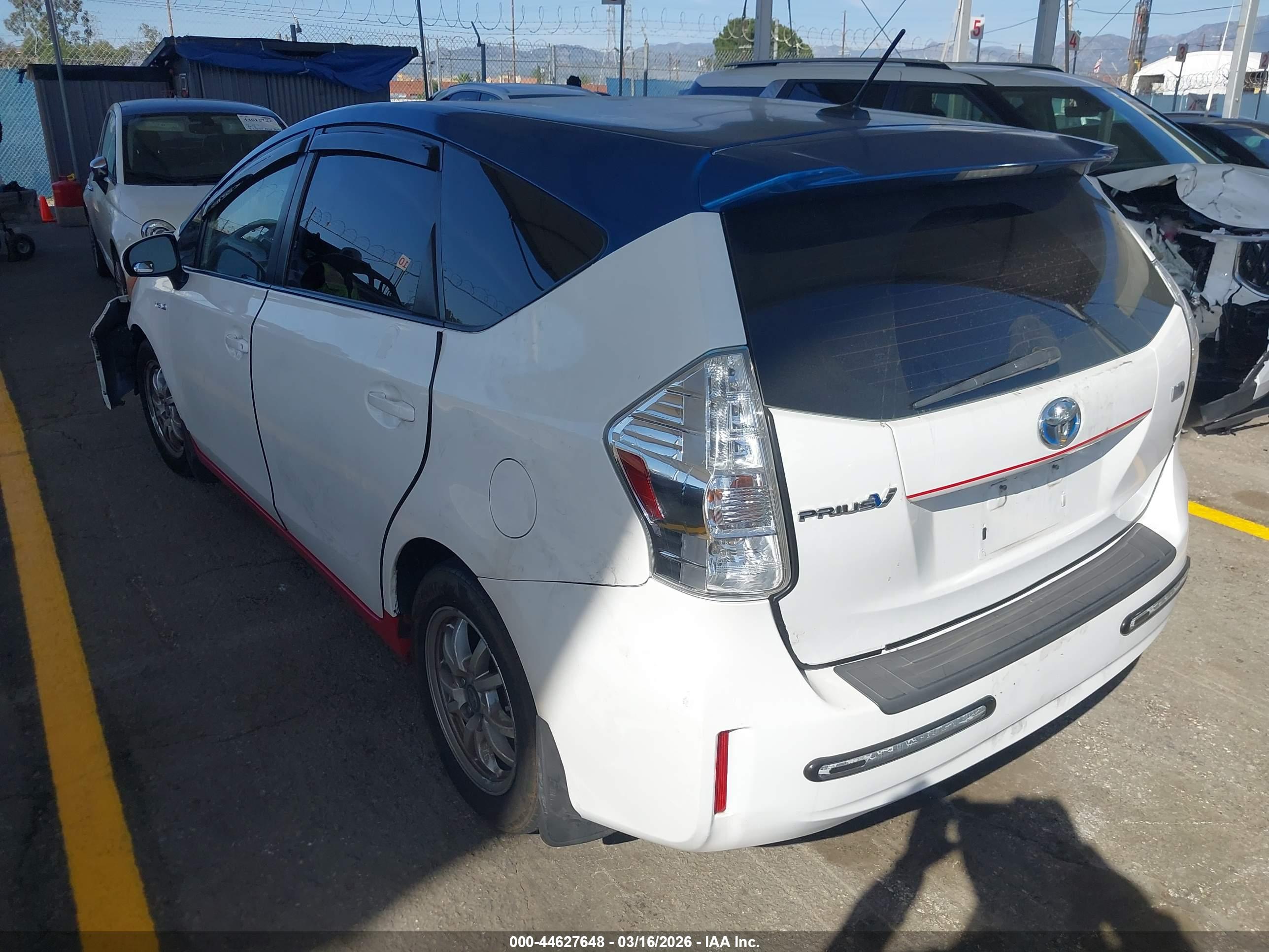 TOYOTA PRIUS image 3
