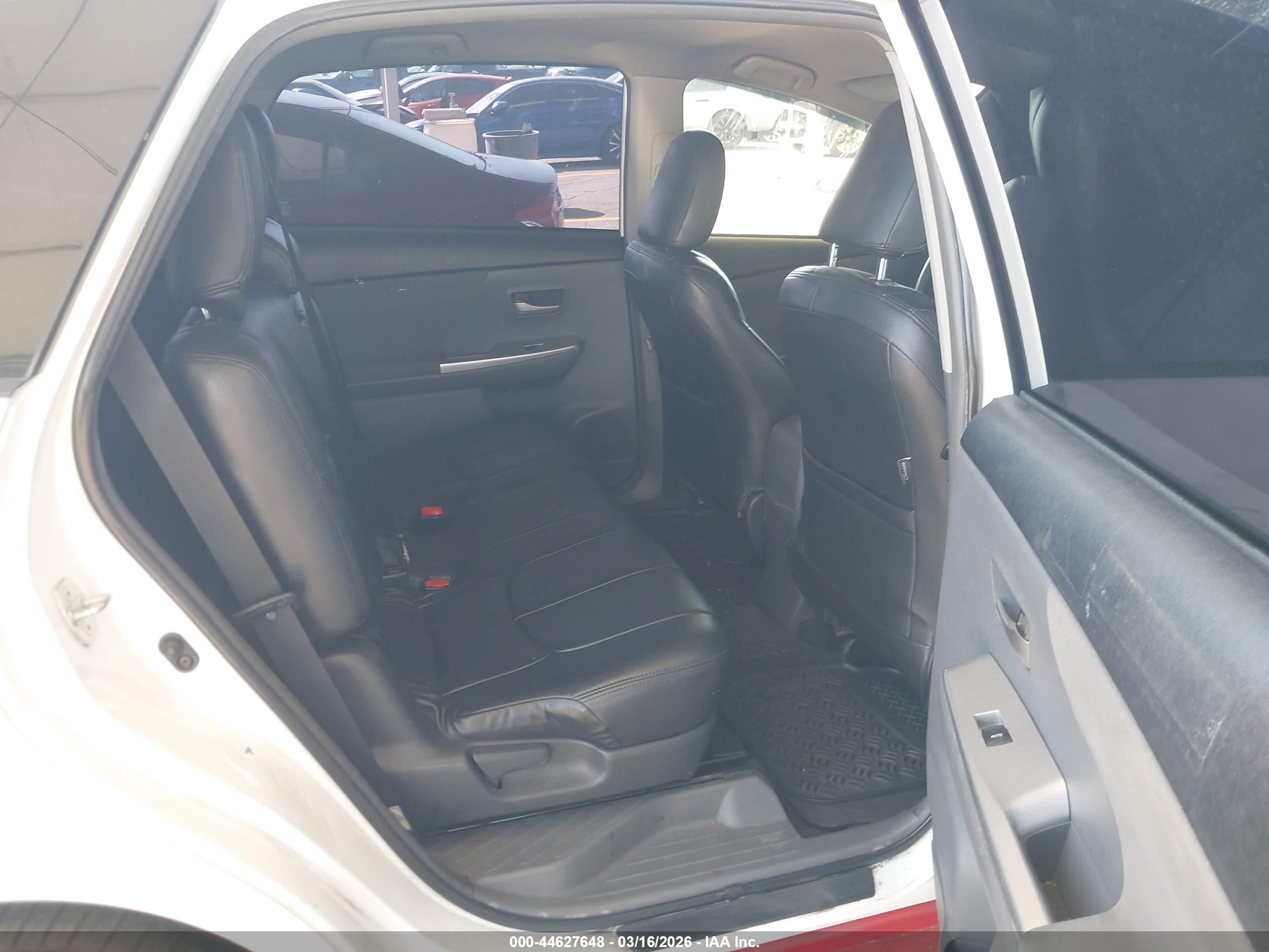 TOYOTA PRIUS image 8