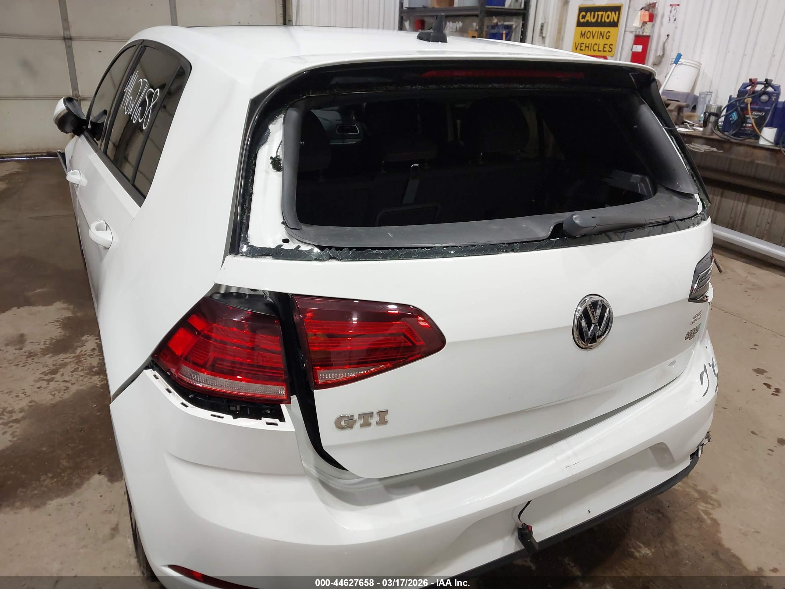 VOLKSWAGEN GOLF image 6