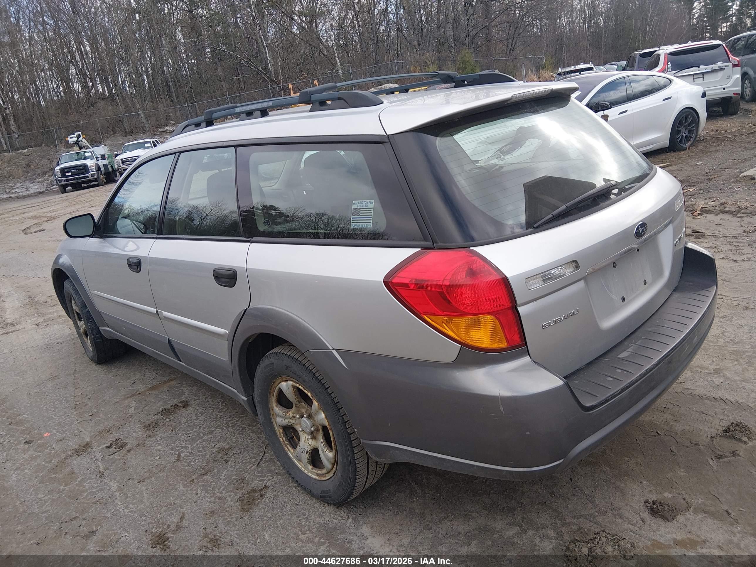 SUBARU OUTBACK image 3