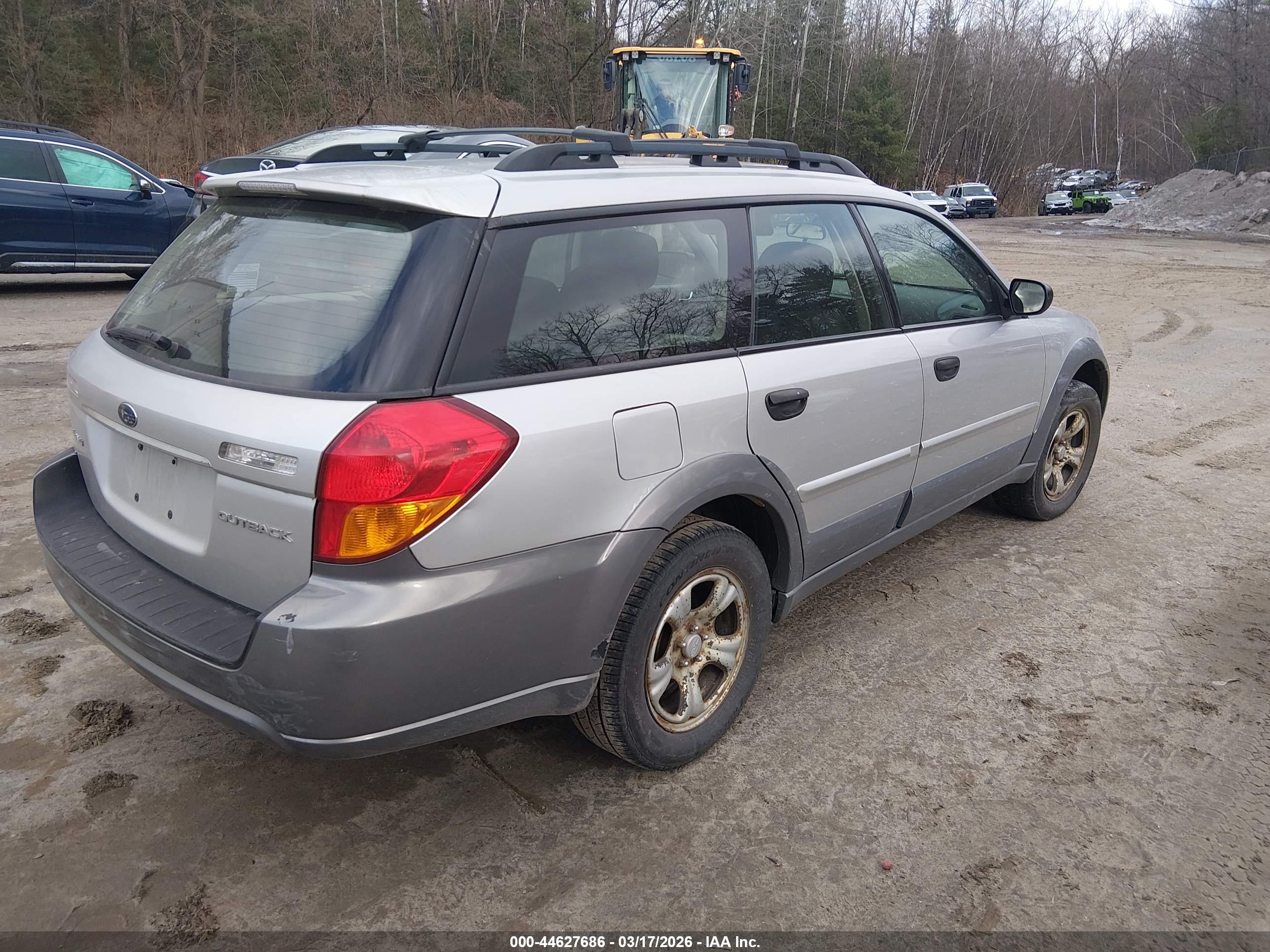 SUBARU OUTBACK image 4