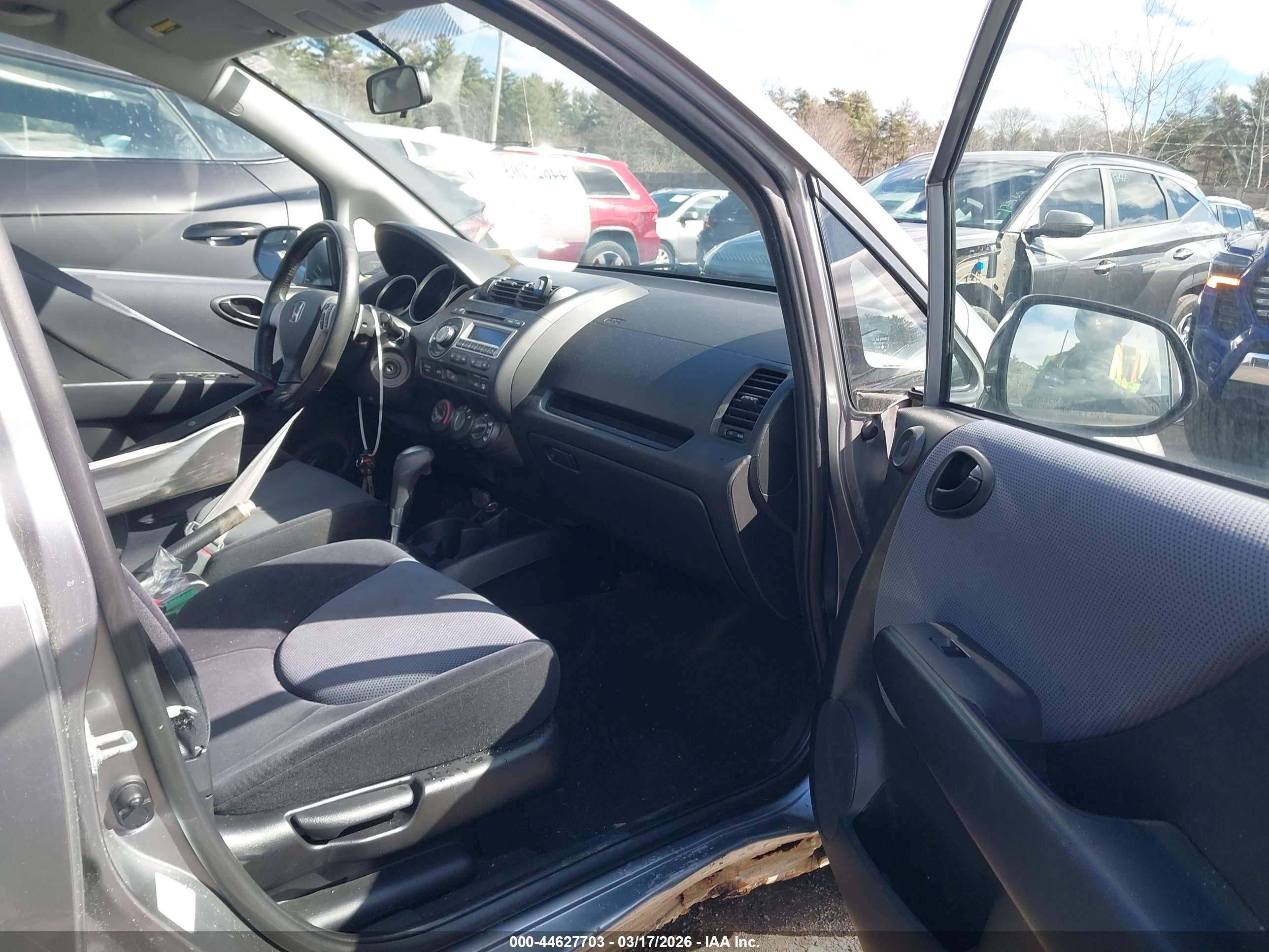HONDA FIT image 5