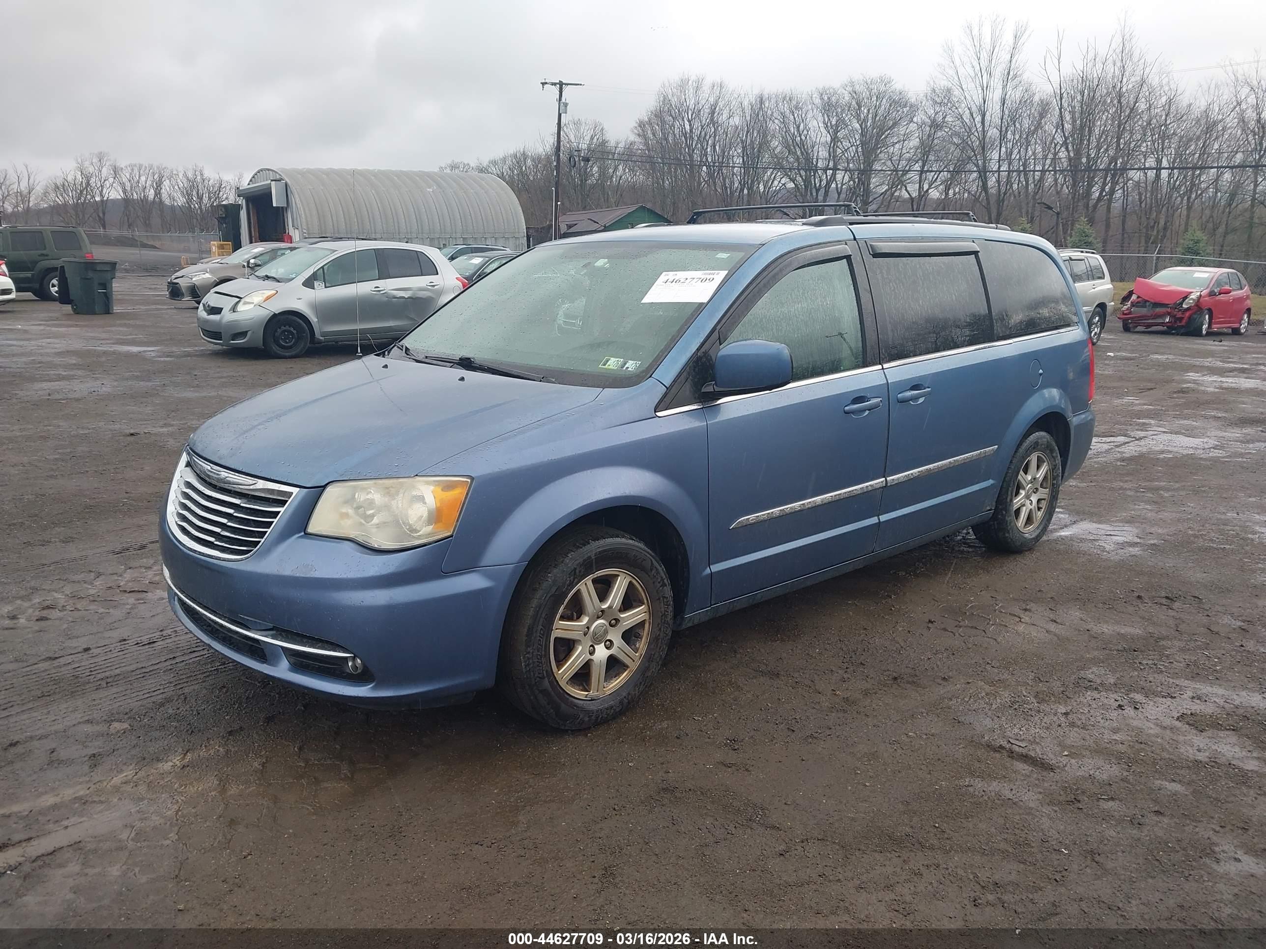 CHRYSLER TOWN image 2