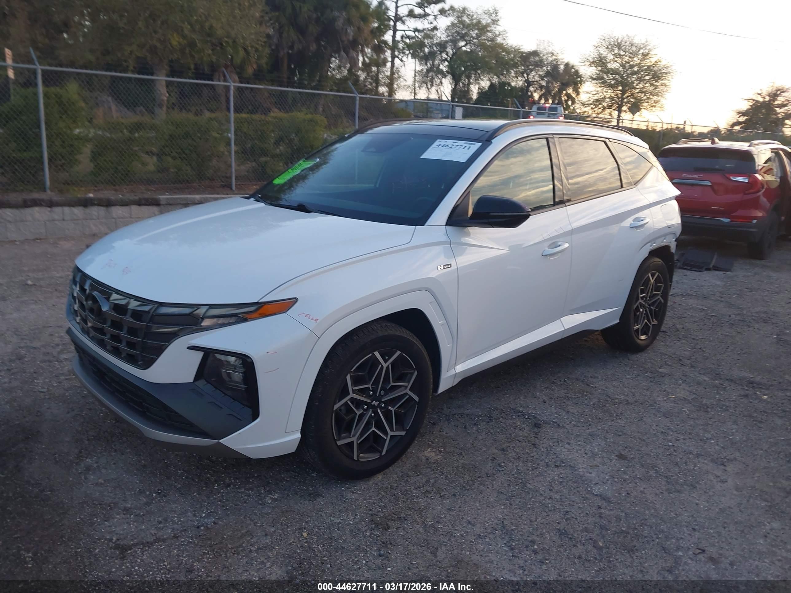 HYUNDAI TUCSON image 2