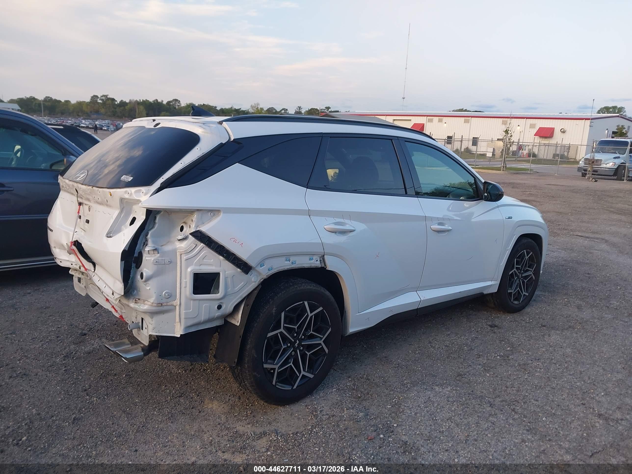 HYUNDAI TUCSON image 4