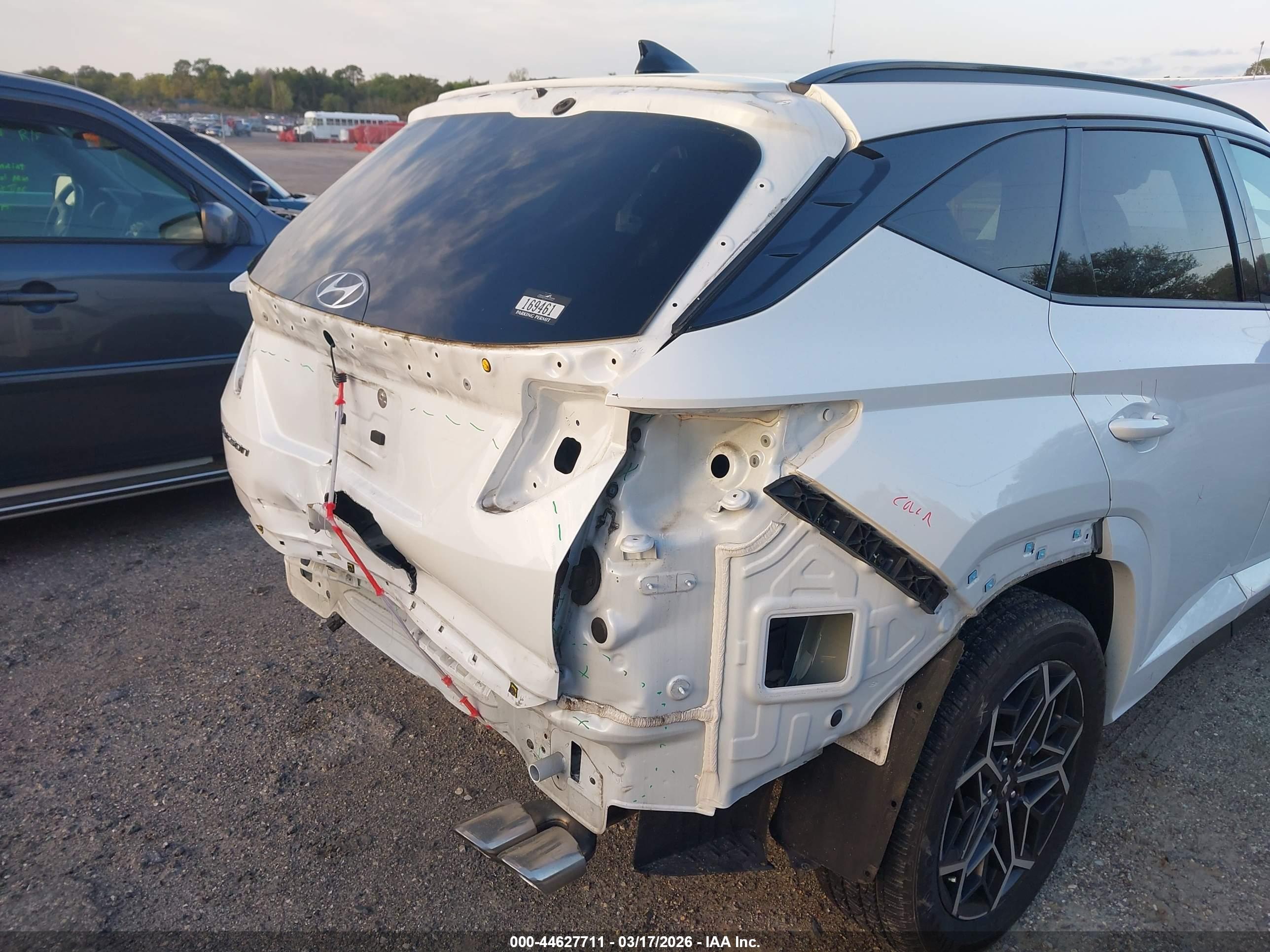 HYUNDAI TUCSON image 6