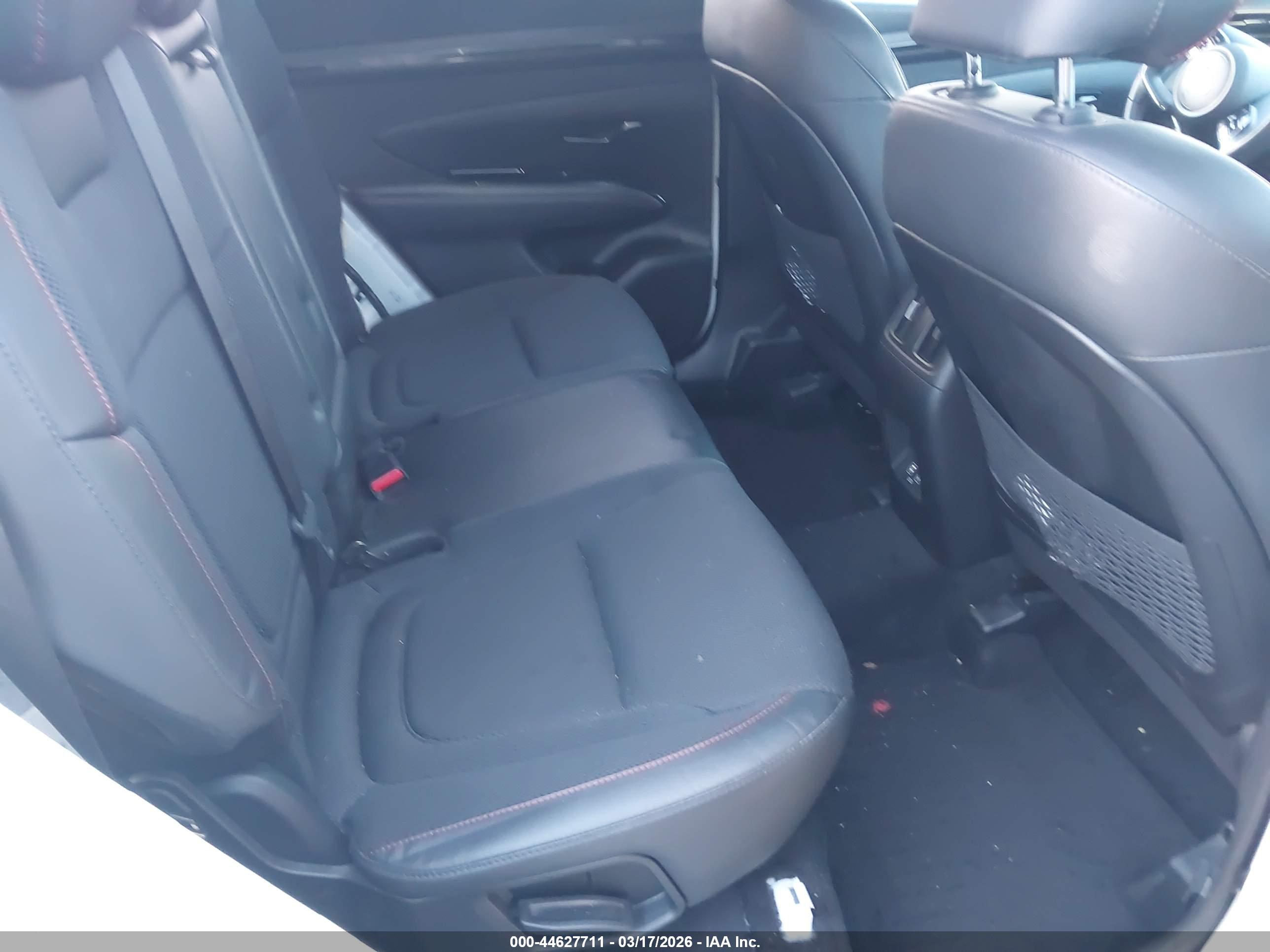 HYUNDAI TUCSON image 8