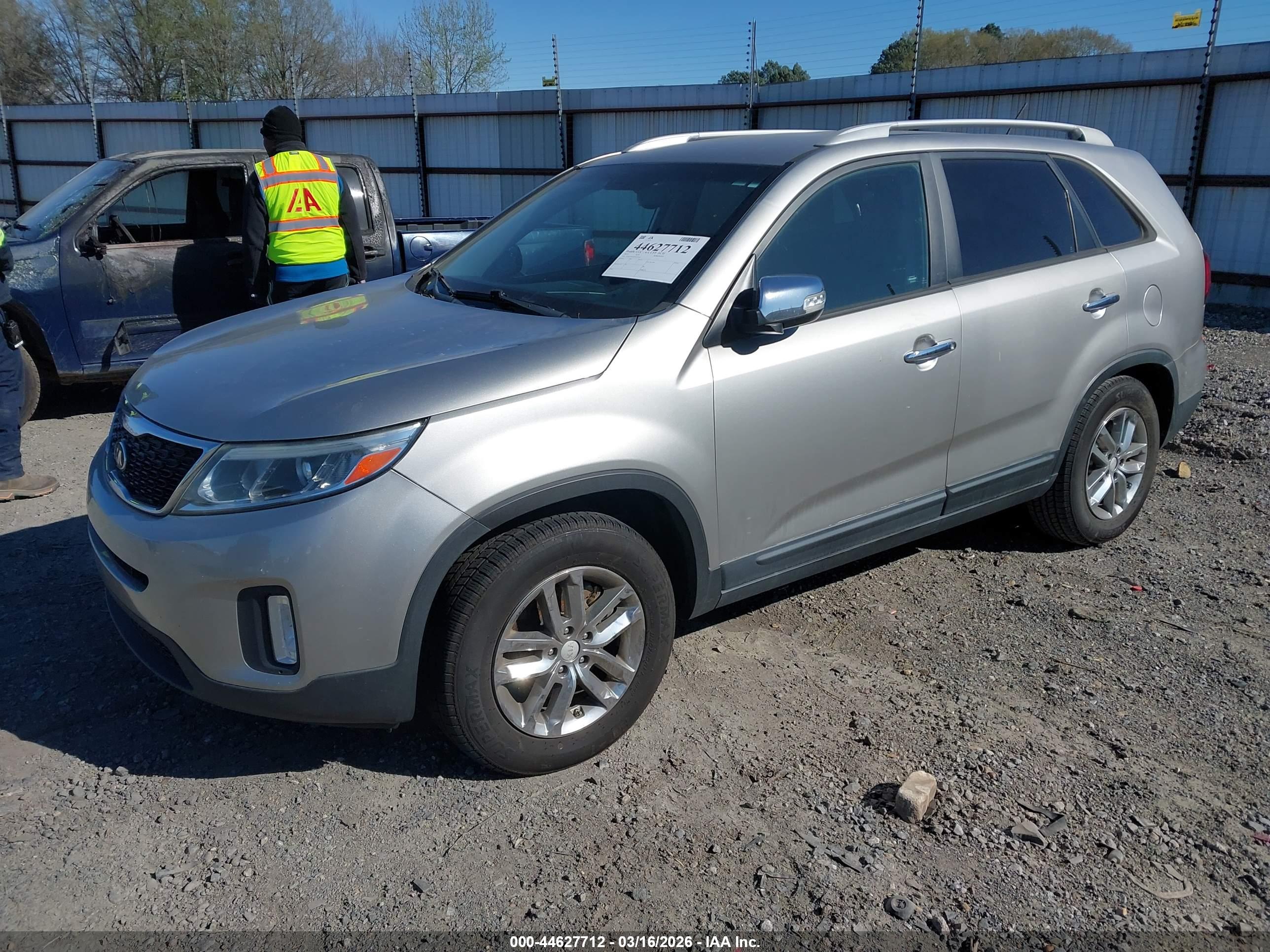 KIA SORENTO image 2