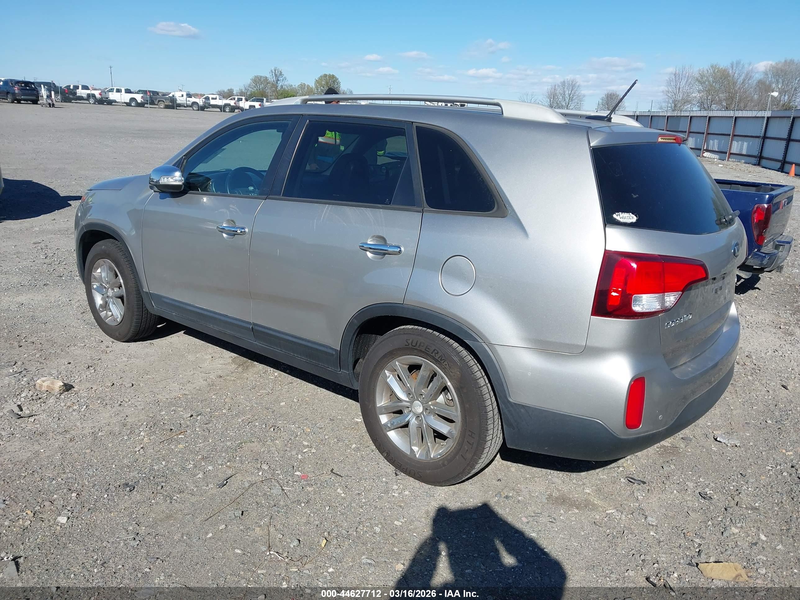 KIA SORENTO image 3