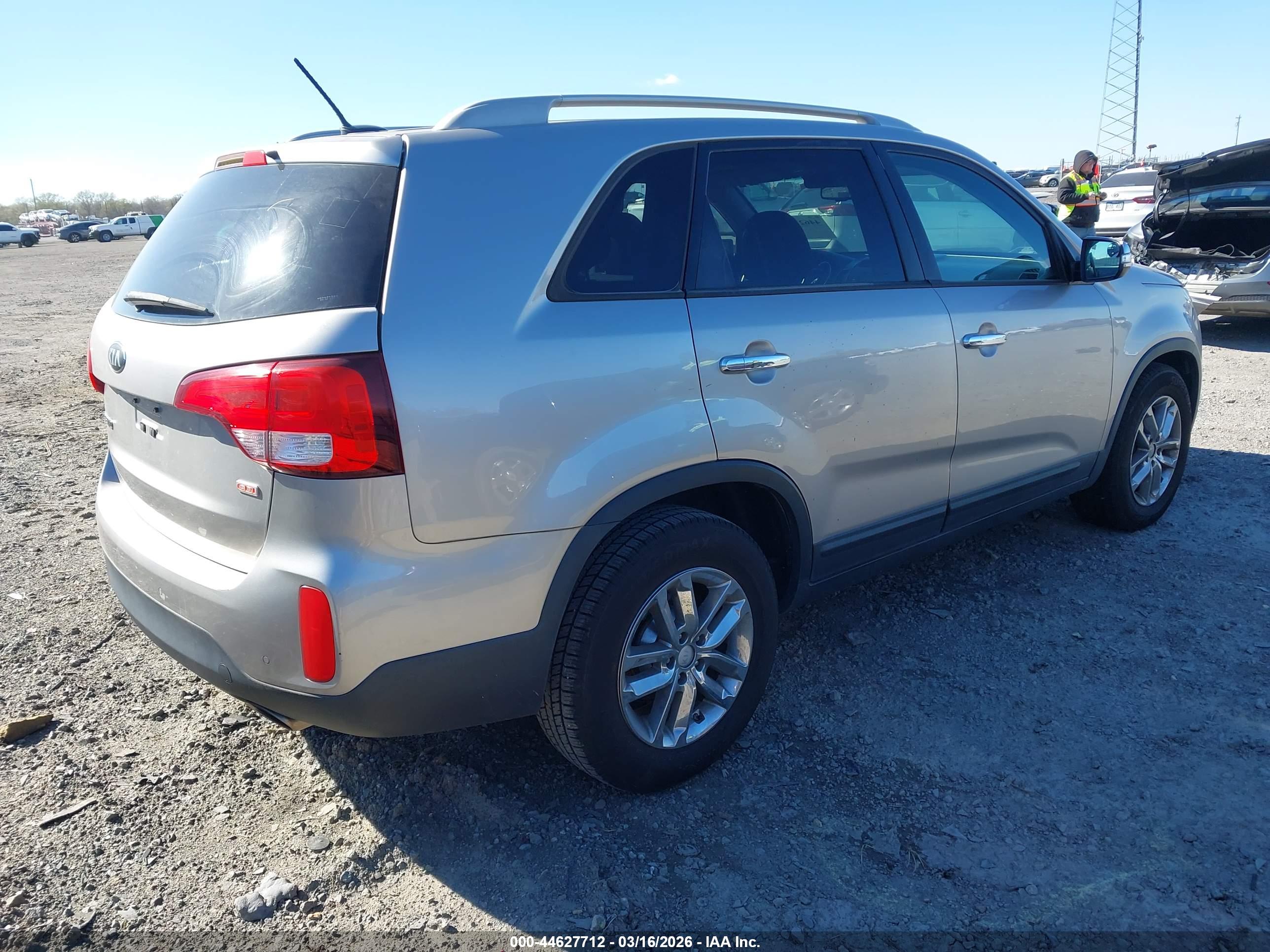 KIA SORENTO image 4