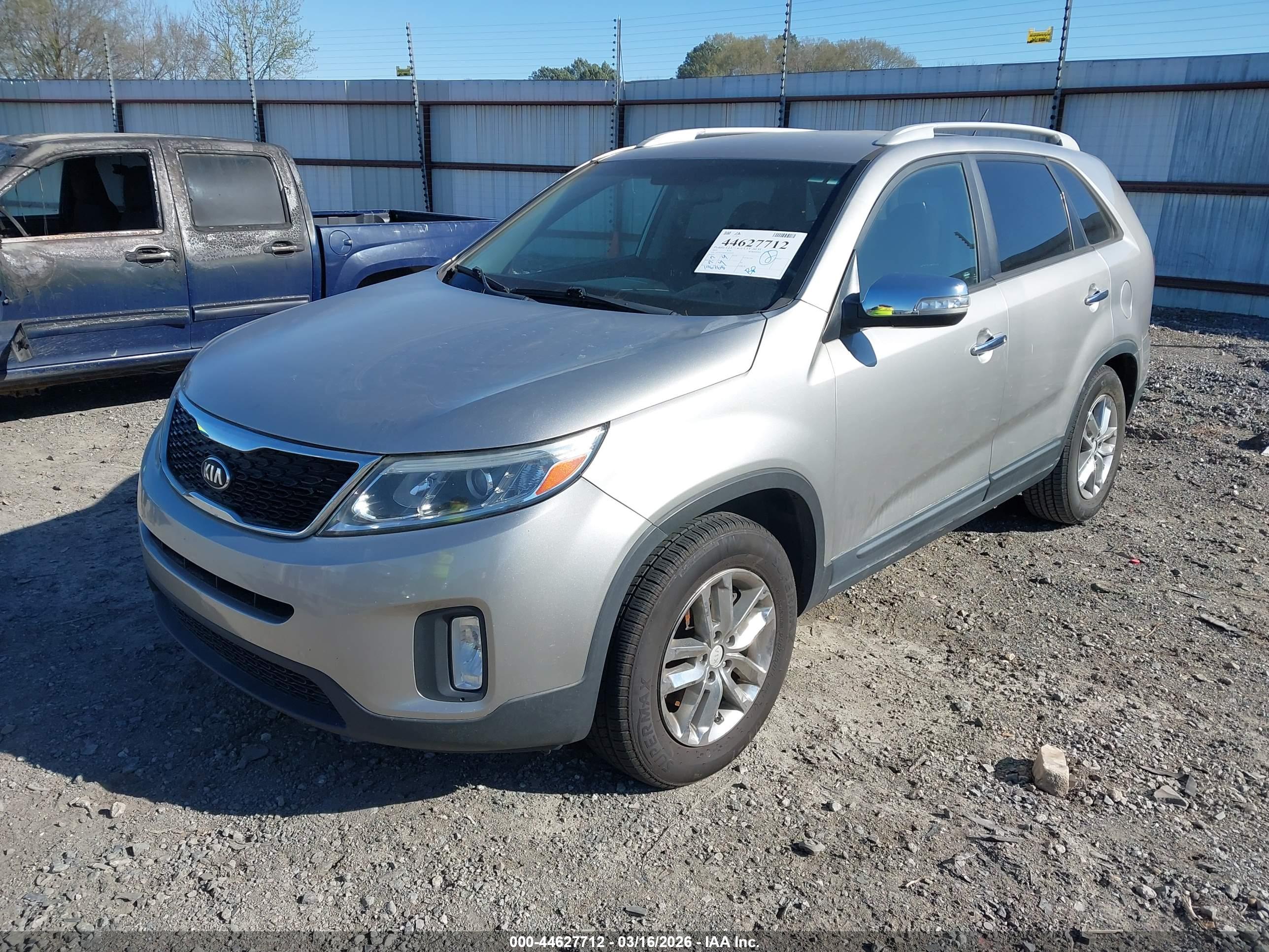 KIA SORENTO image 6