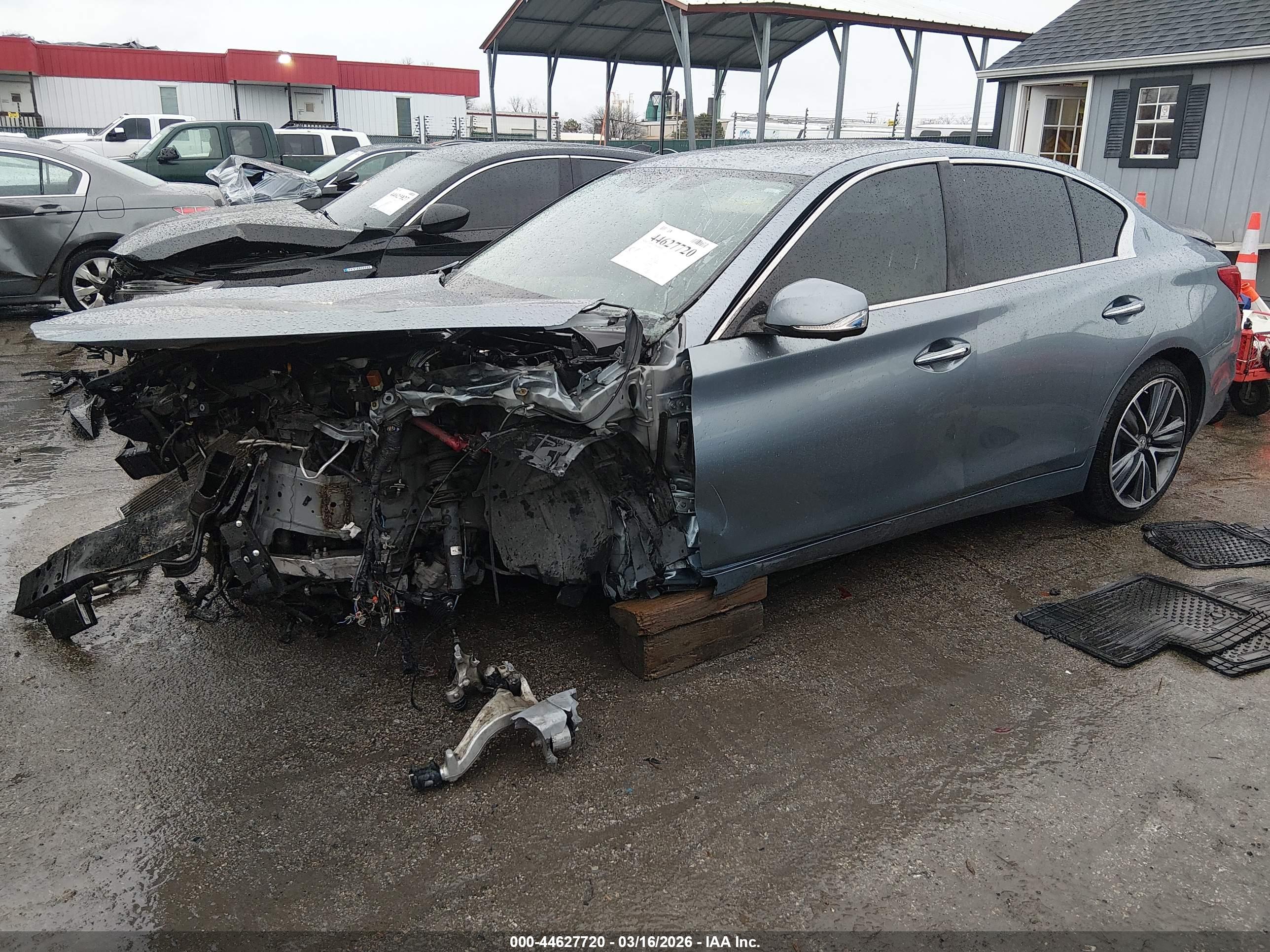 INFINITI Q50 image 2