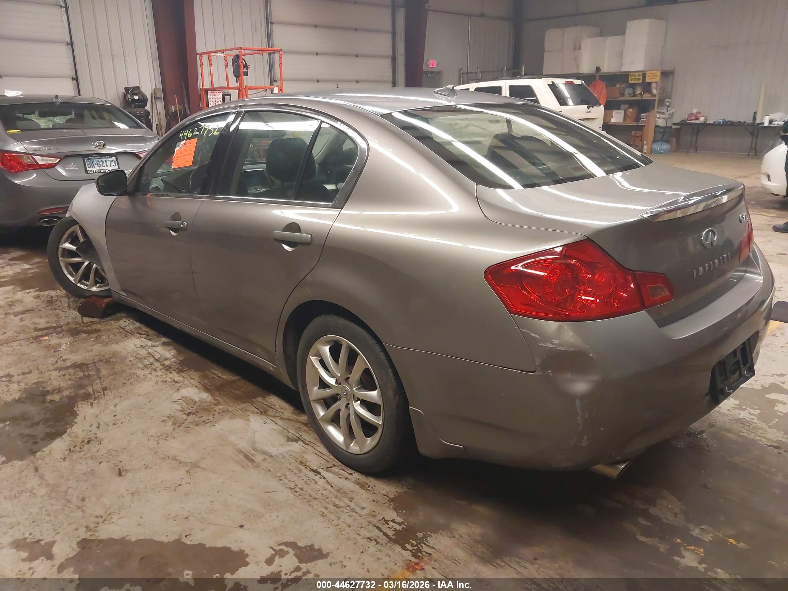 INFINITI G37X image 3