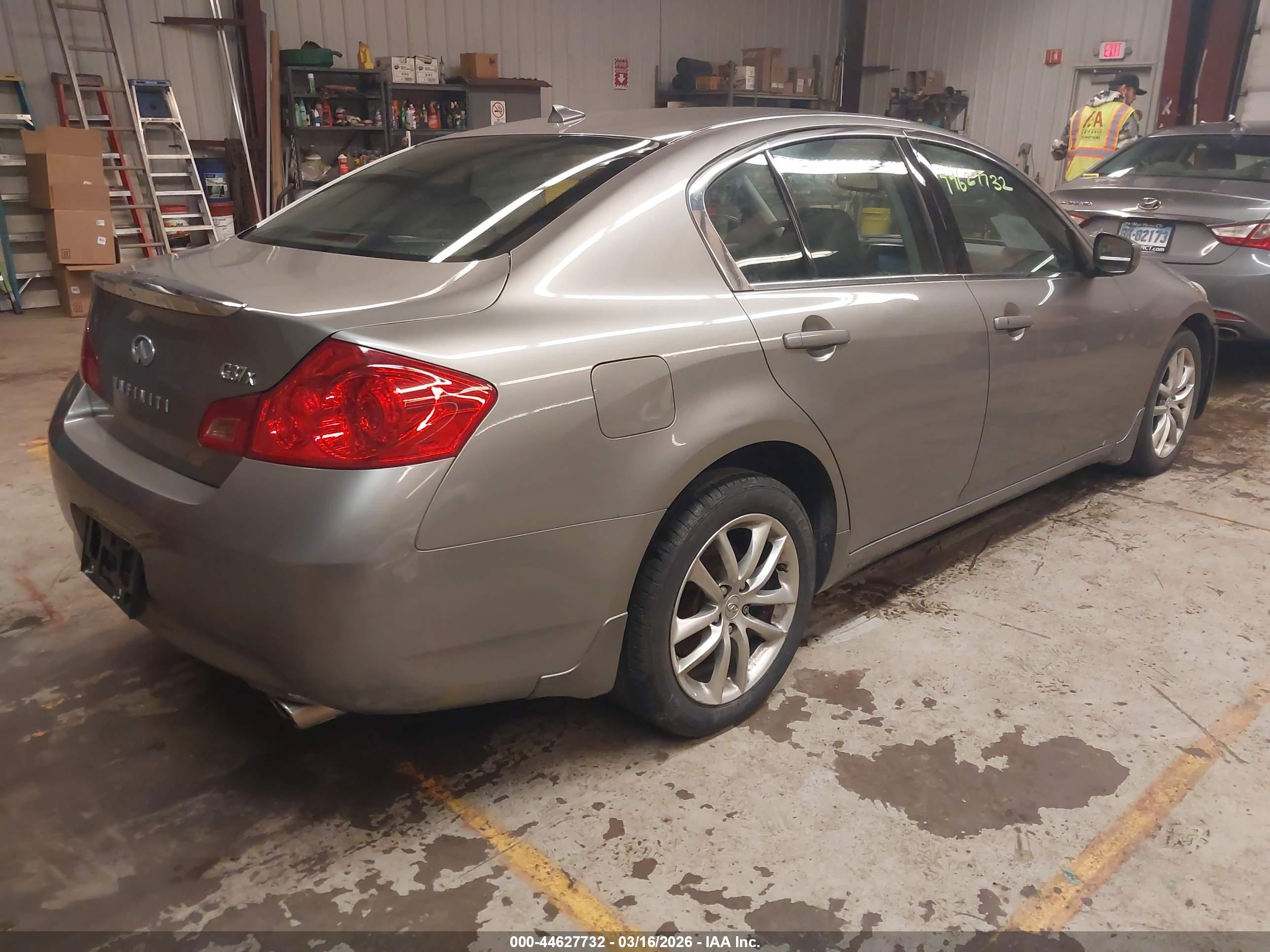 INFINITI G37X image 4